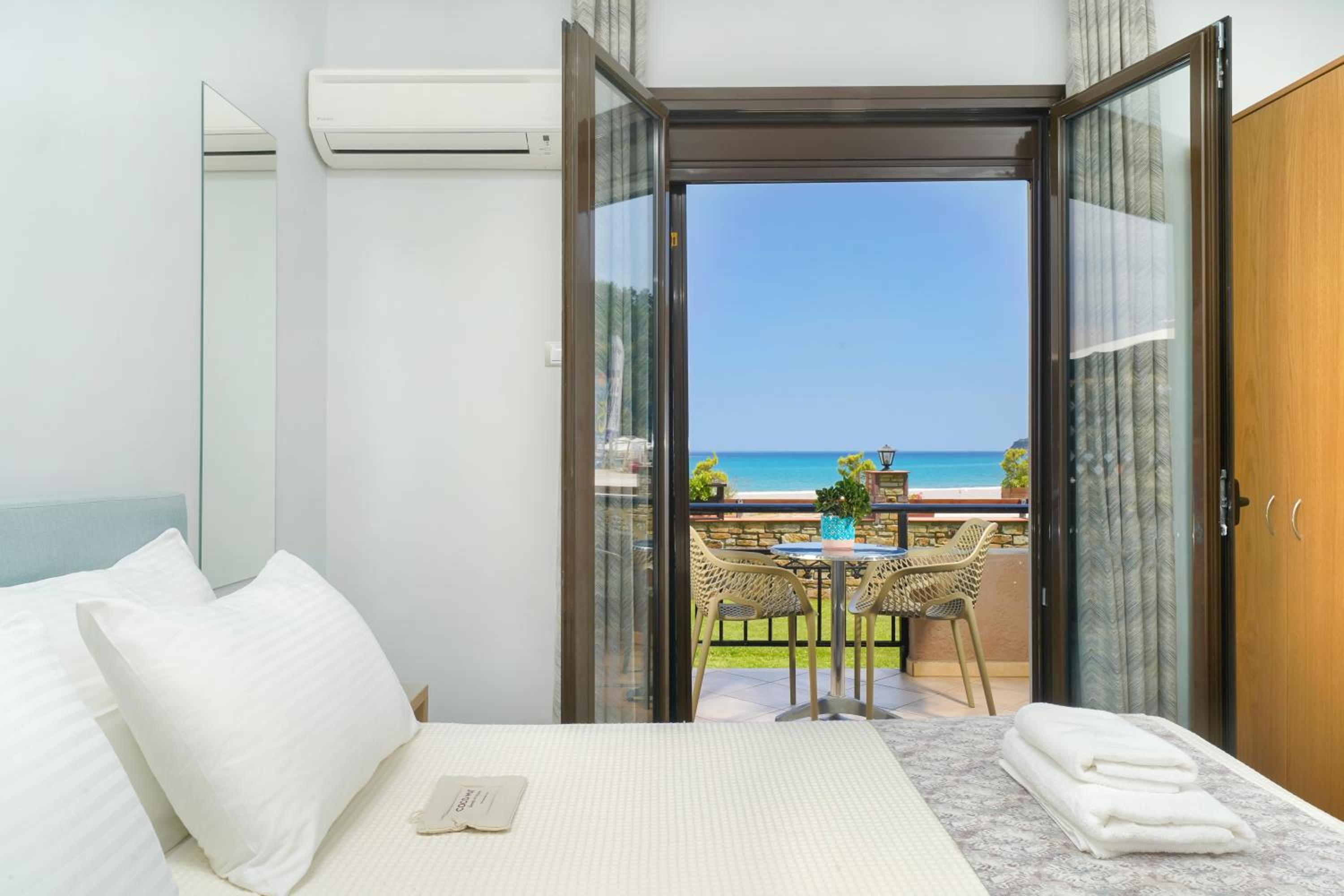 Standard Room with Sea View photo 3