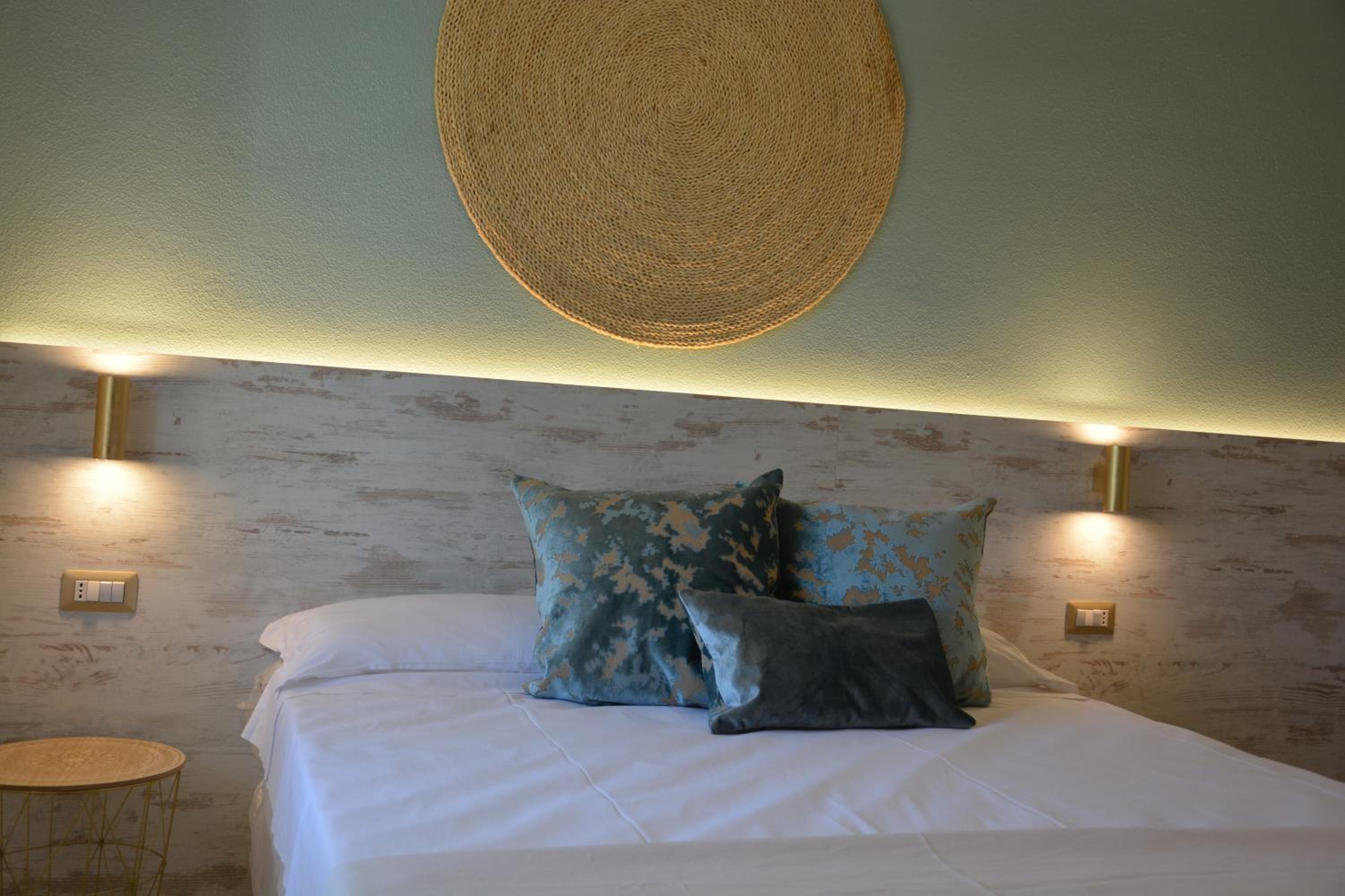 Standard Double Room - Photo 4