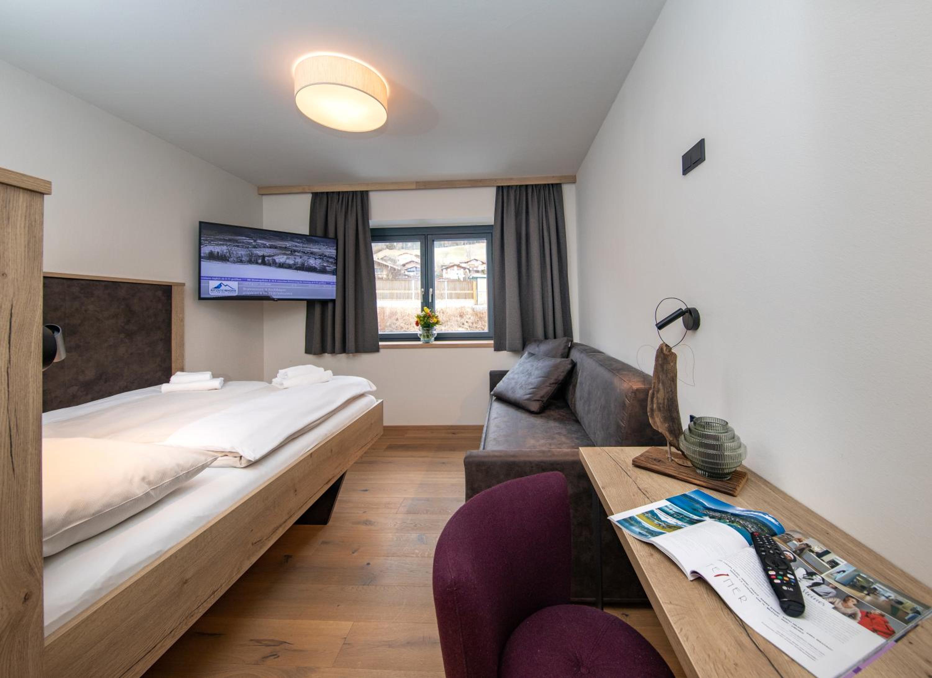 Deluxe Apartment directly by the pool photo 1