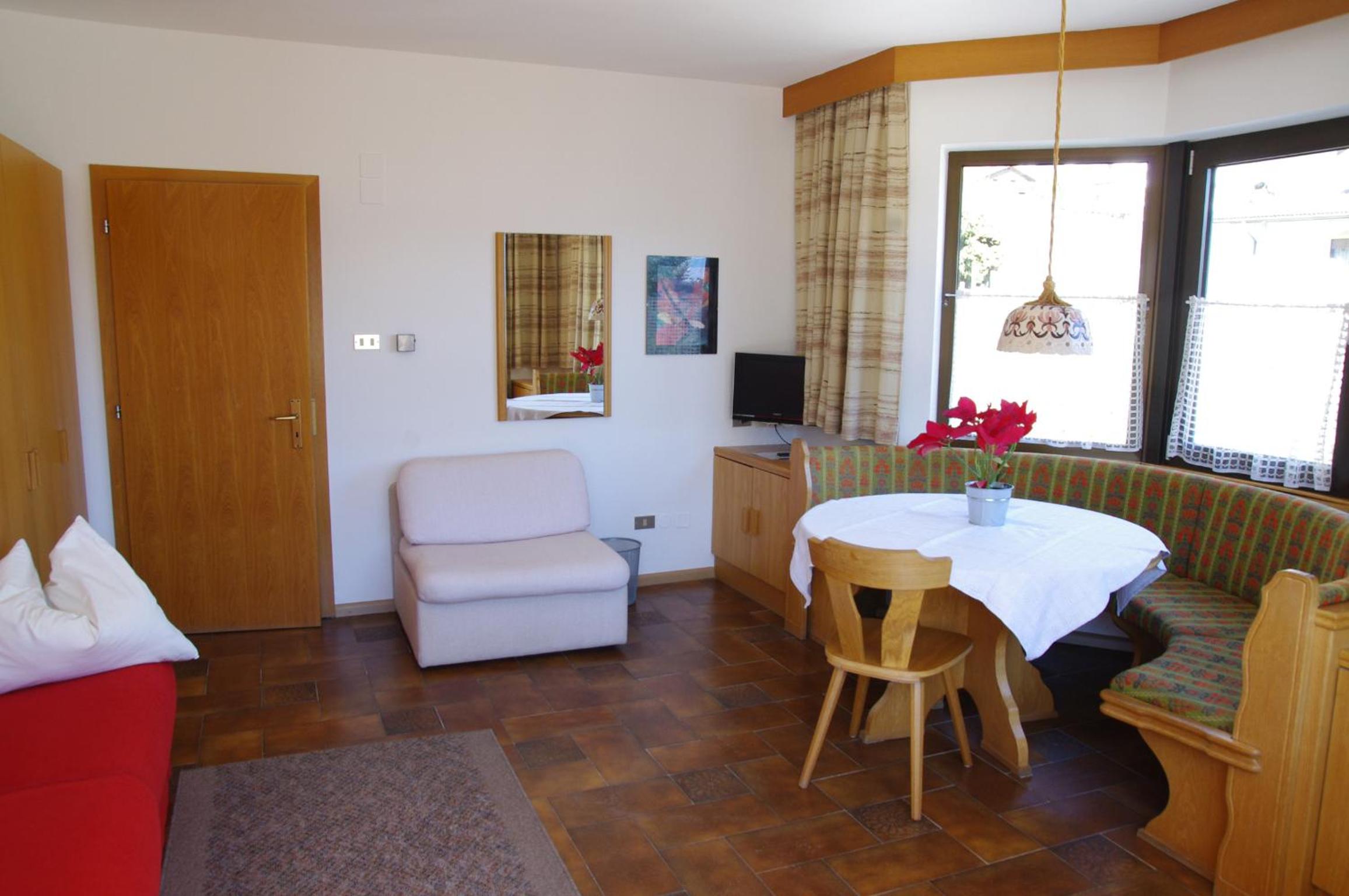 Studio with Balcony (2 Adults) photo 1