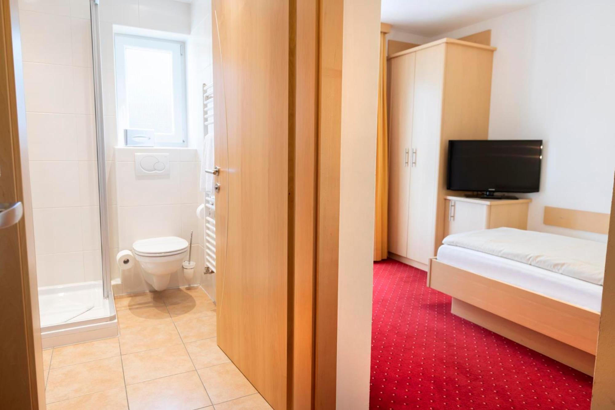 Single Room photo 3