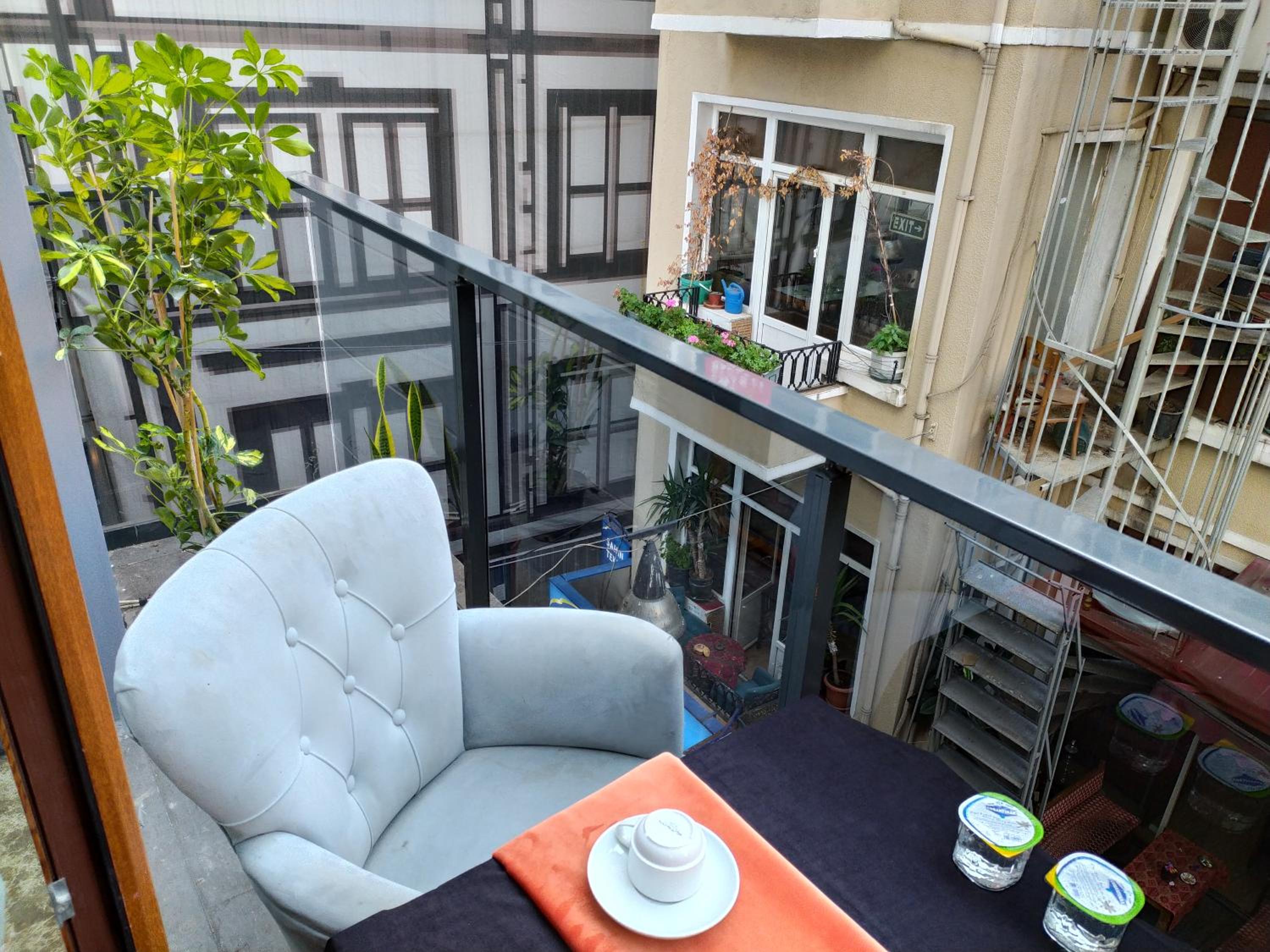 Deluxe Double Room with Balcony photo 2