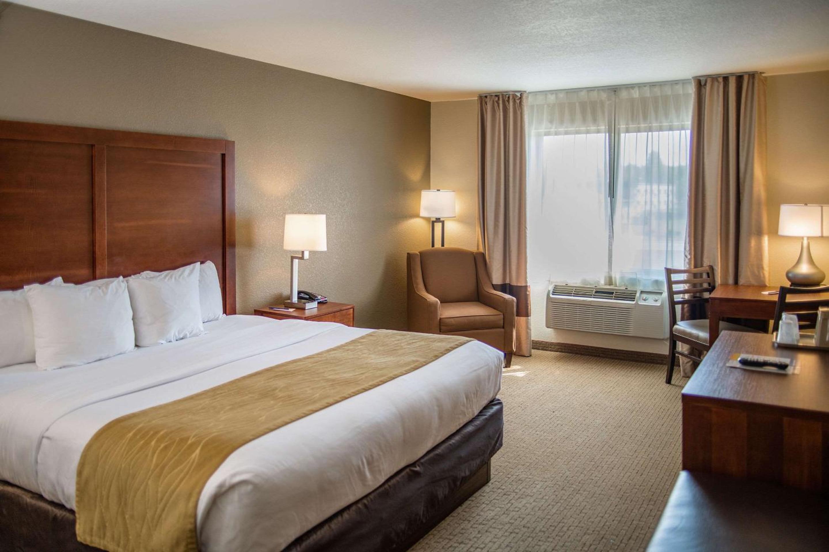King Room - Accessible/Non-Smoking photo 1