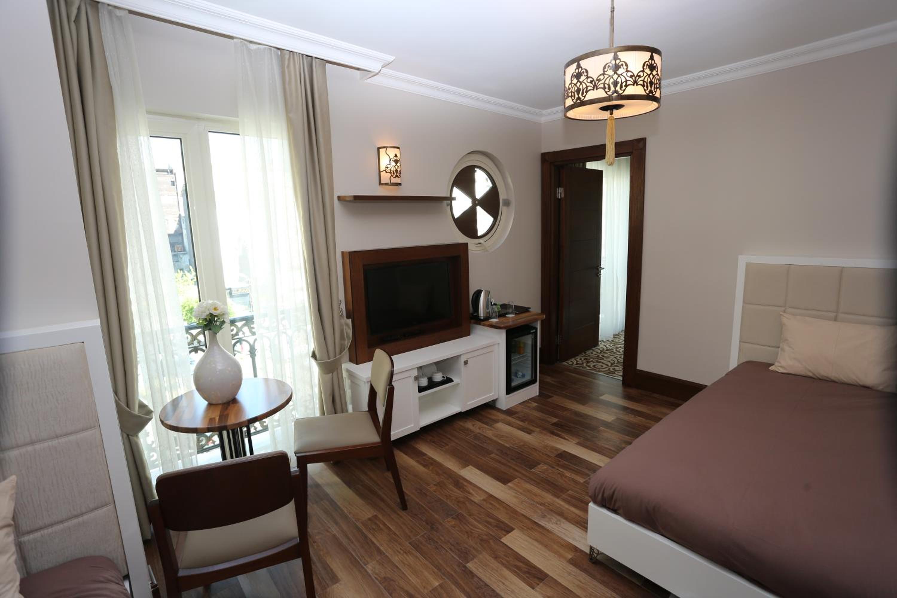 Family Room photo 1