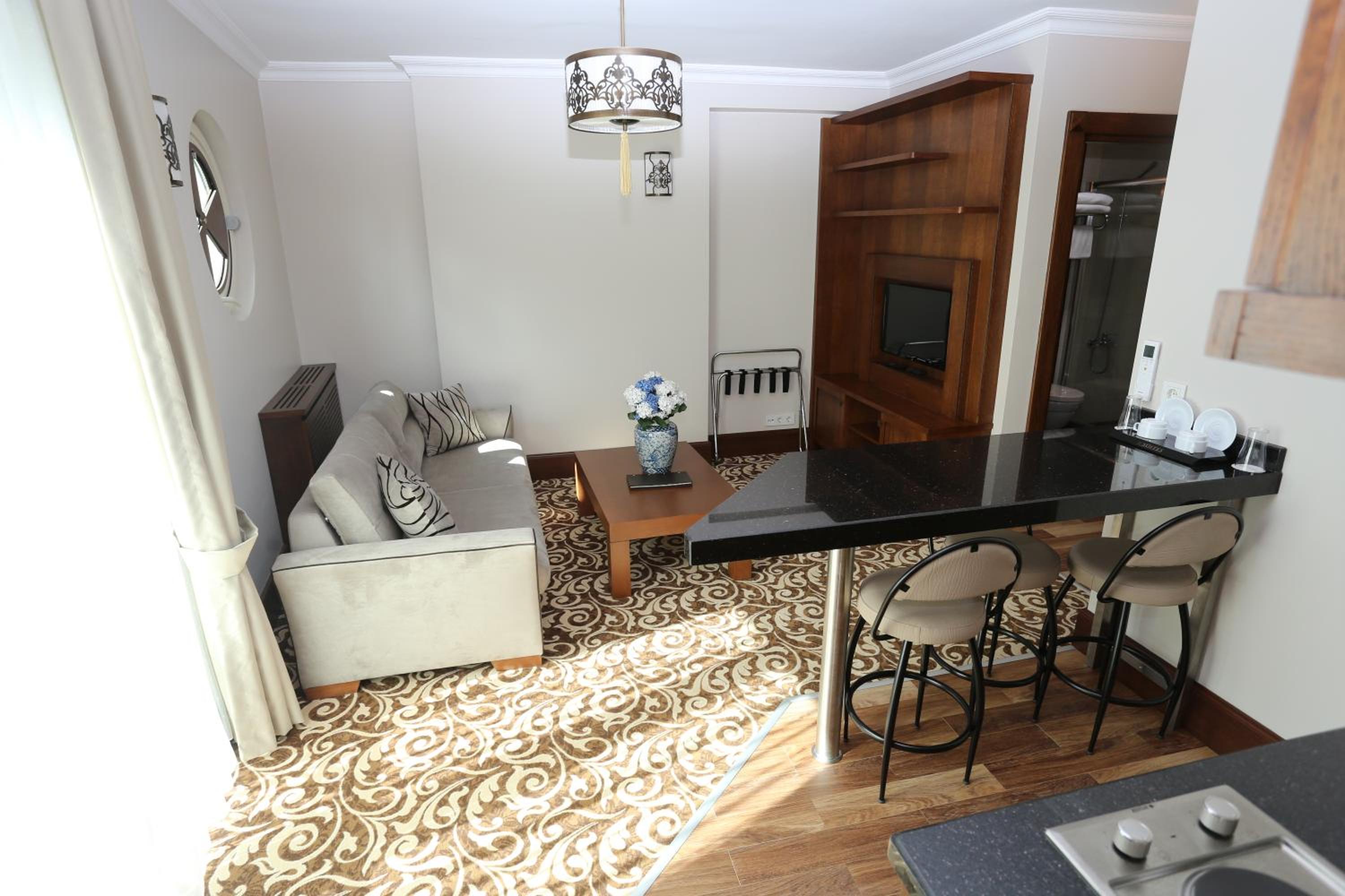 Junior Suite with Balcony photo 1