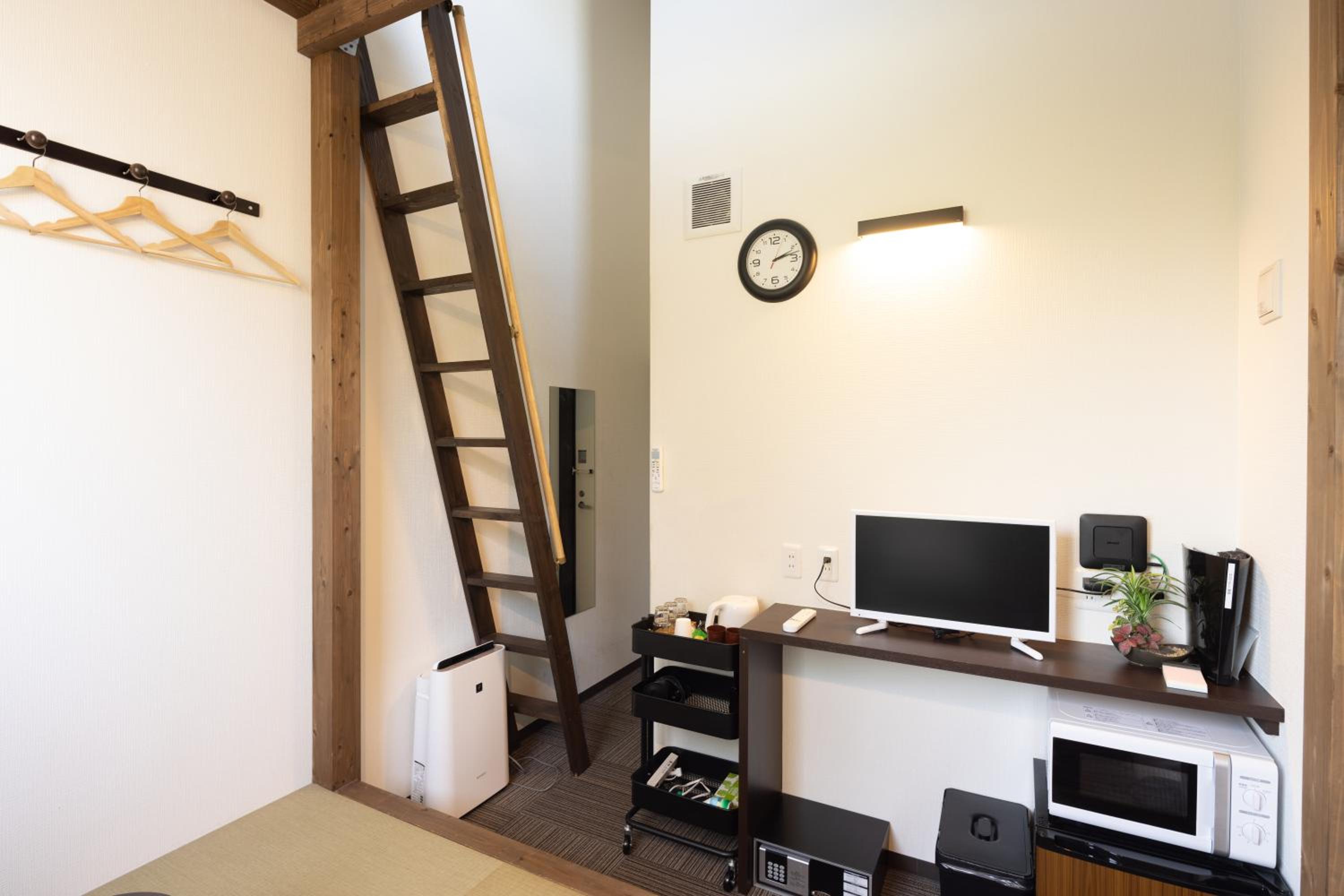 Quadruple Room - No Cleaning for Consecutive Night Stays - Photo 3