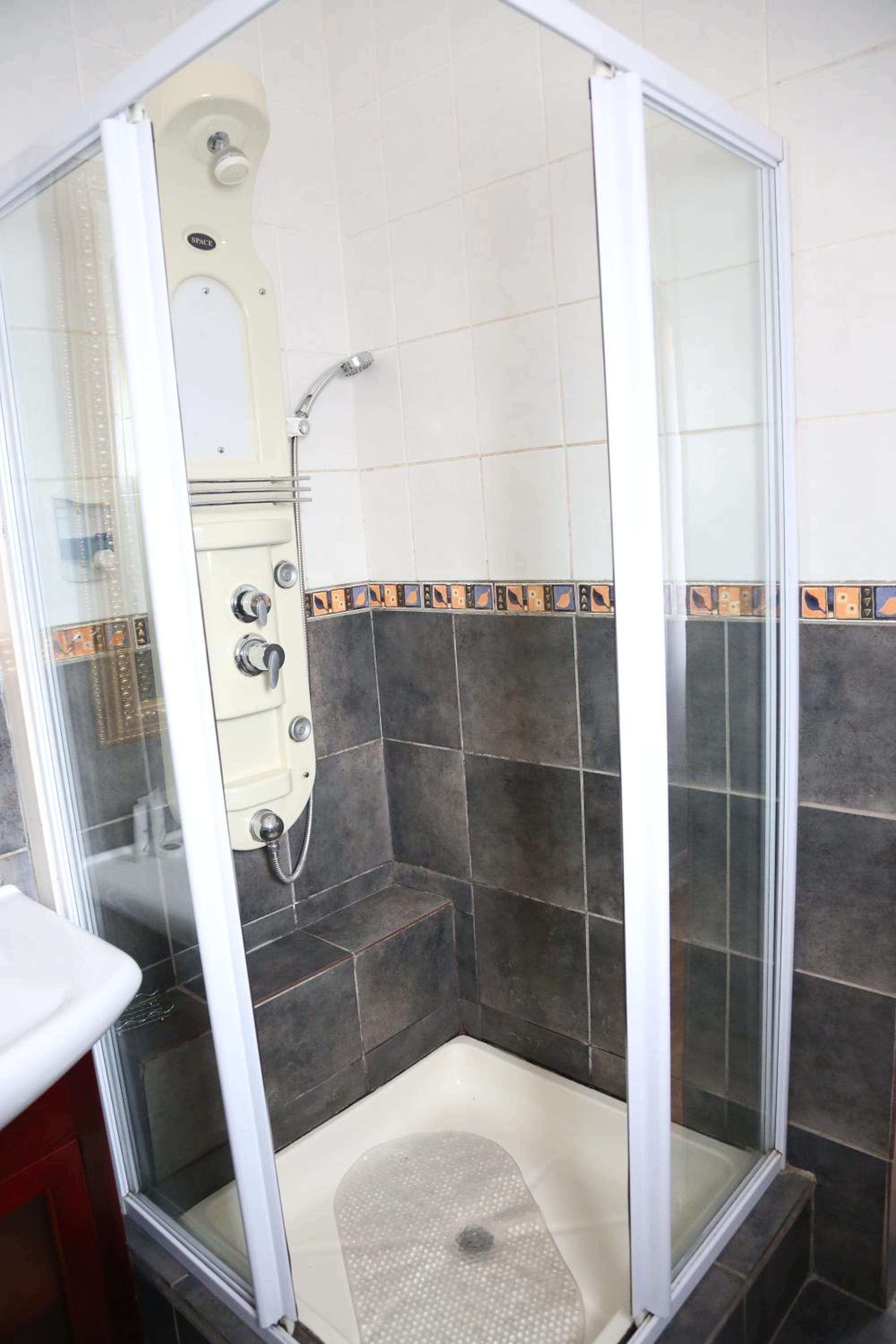 Double Room - Photo 2