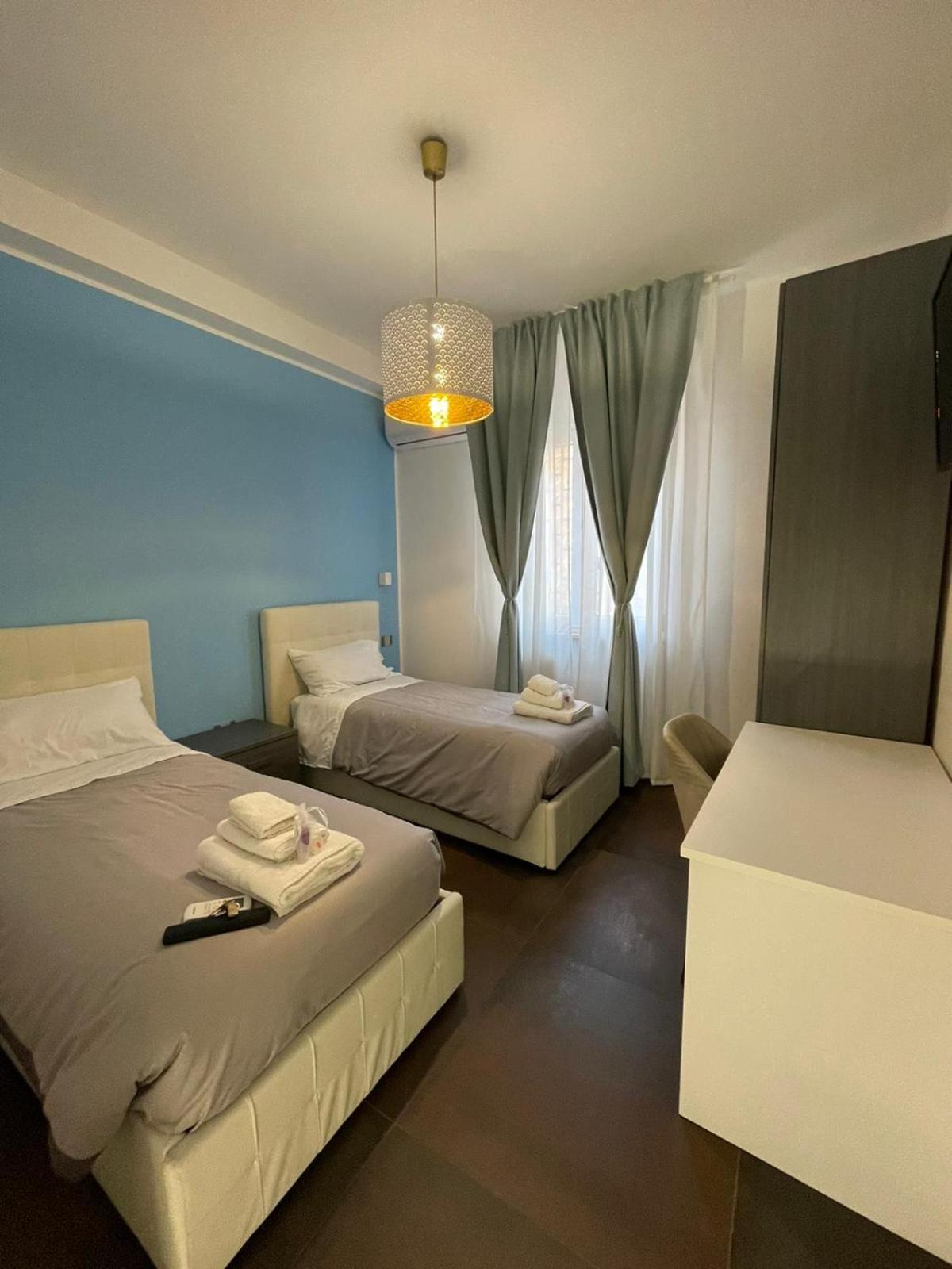 Twin Room - Photo 4