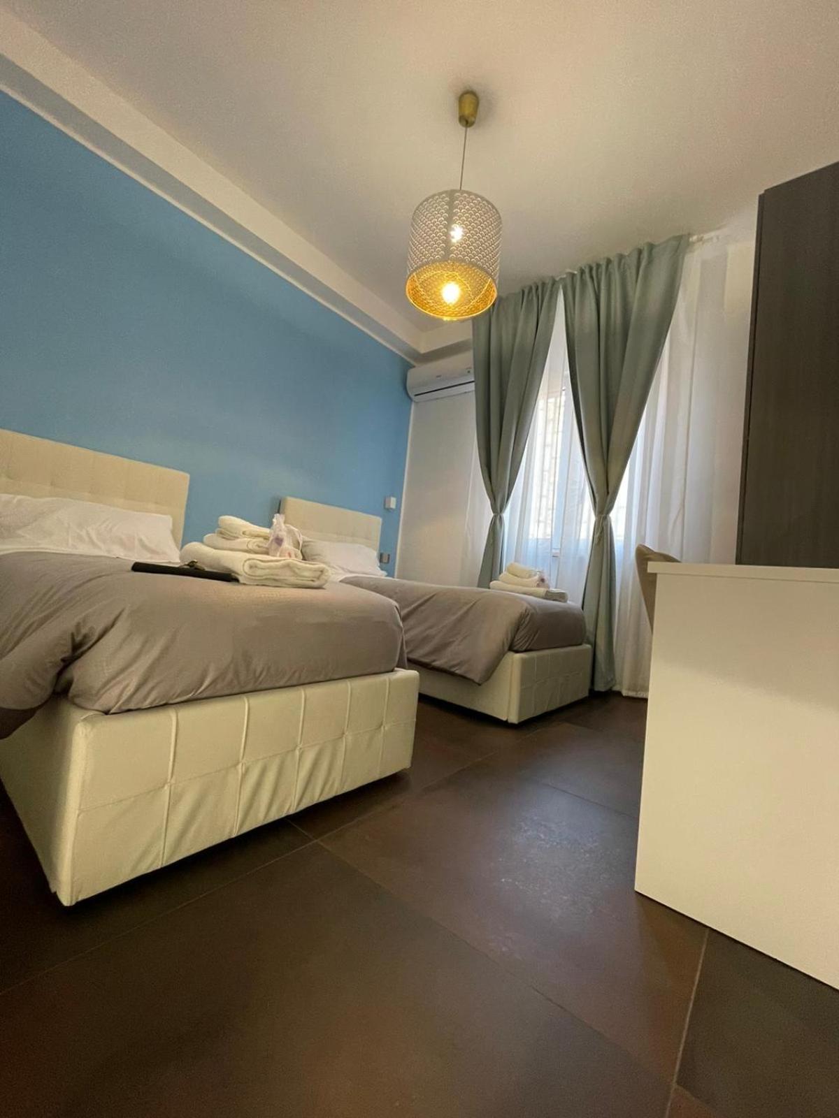 Twin Room - Photo 3