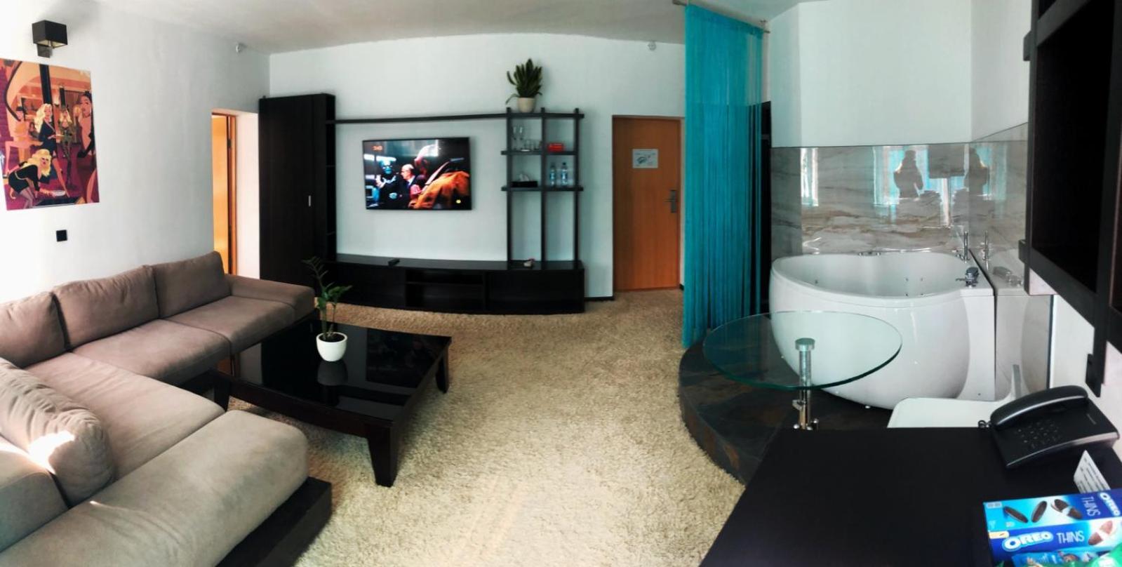 Deluxe Suite
