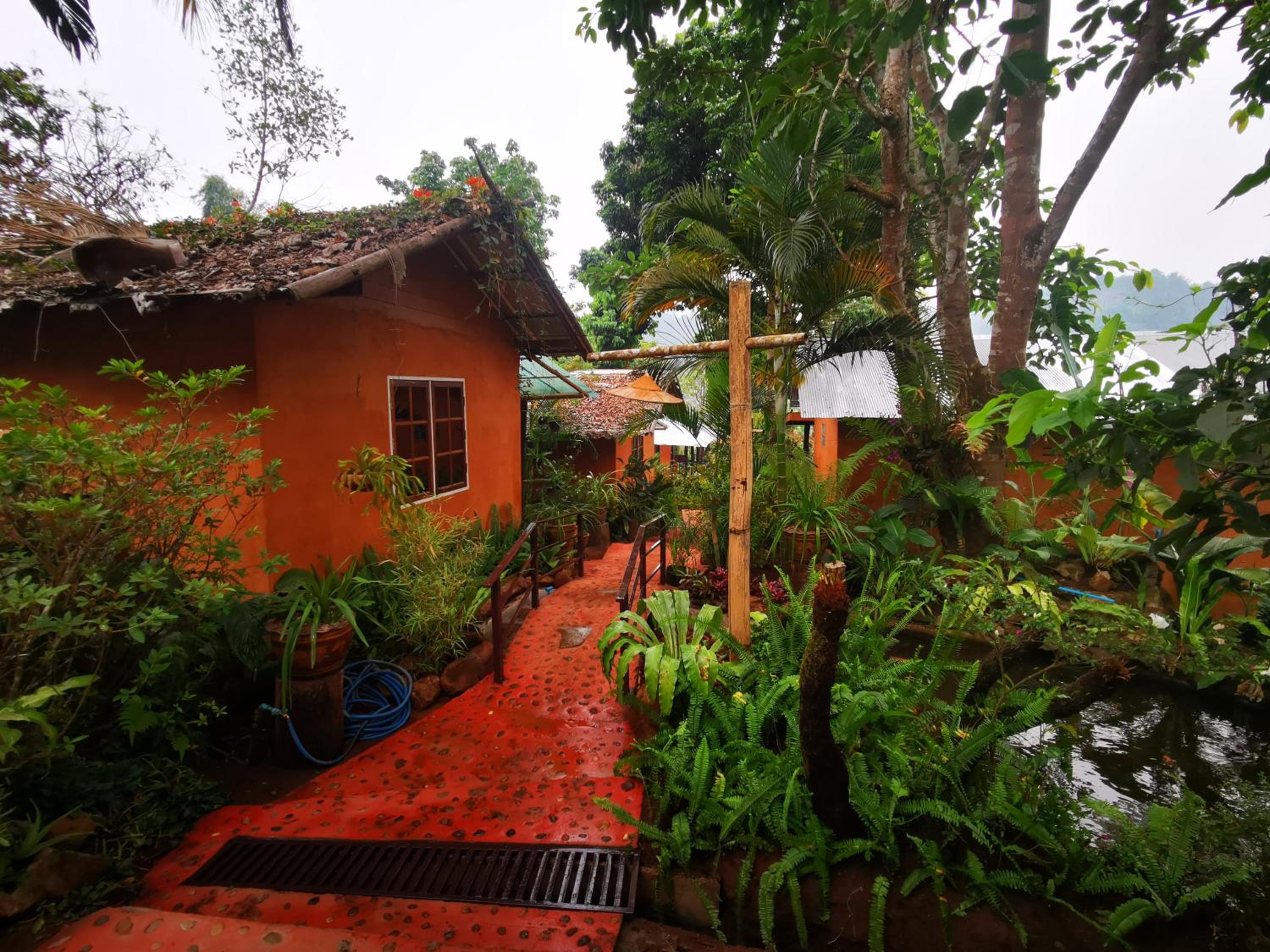 Double Room with Private Bathroom - Photo 12