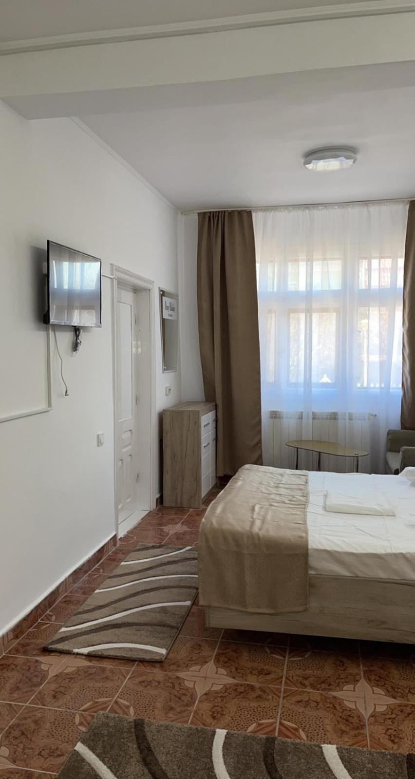 Basic Triple Room - Photo 16