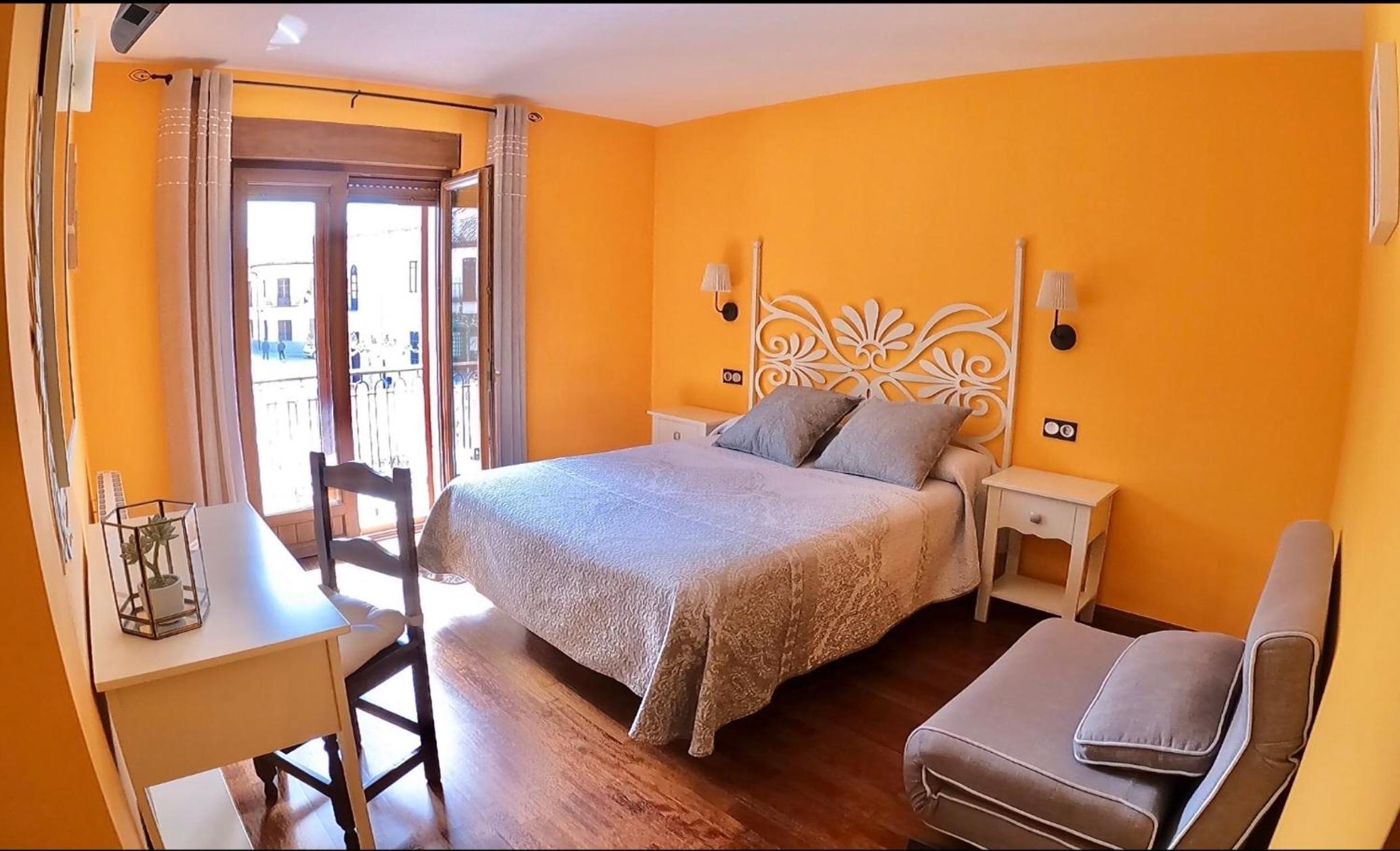 Habitación Doble Deluxe con Balcón y Baño Privado