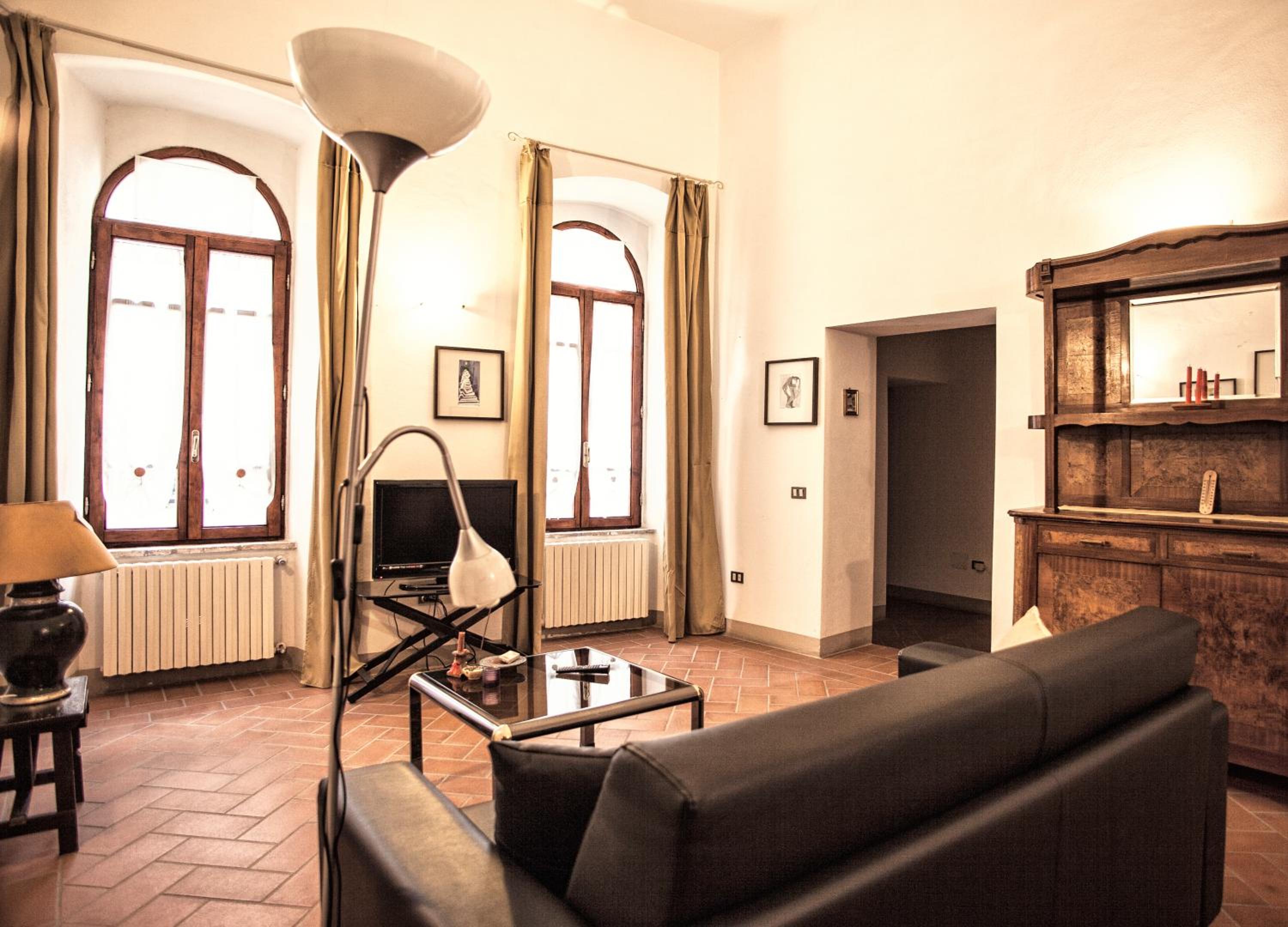 One-Bedroom Apartment photo 3