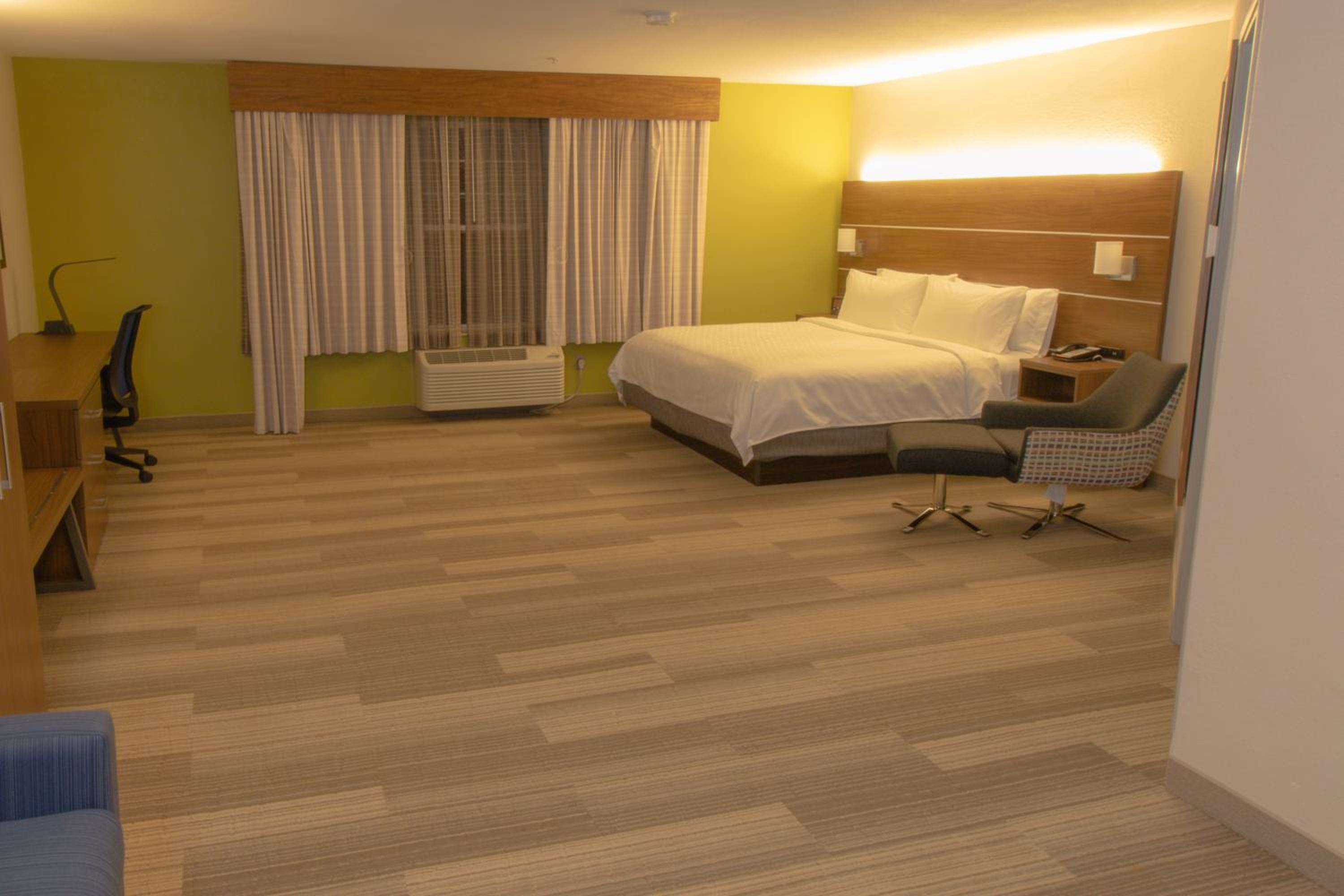 King Suite - Photo 1