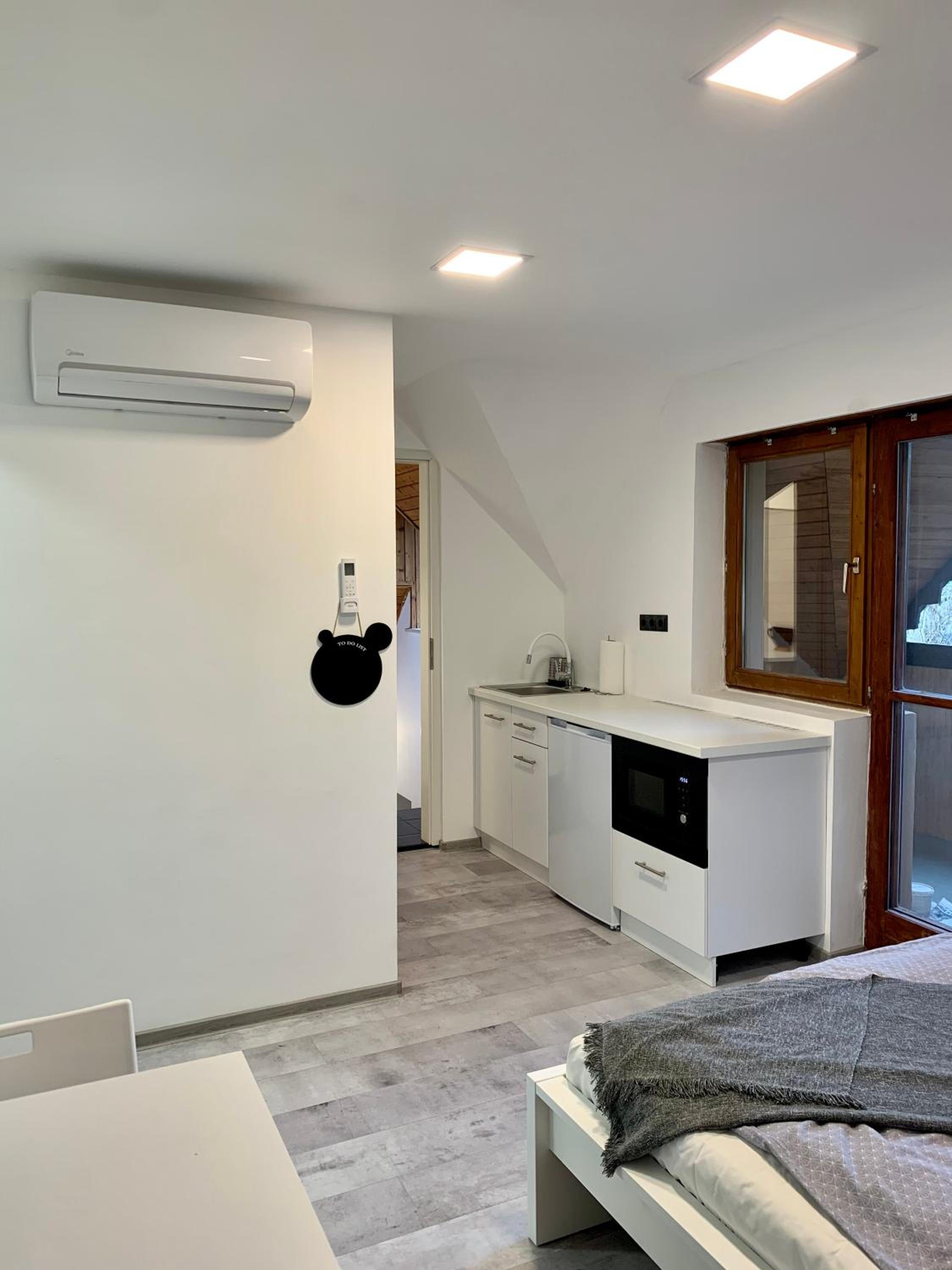 Studio with Balcony photo 1
