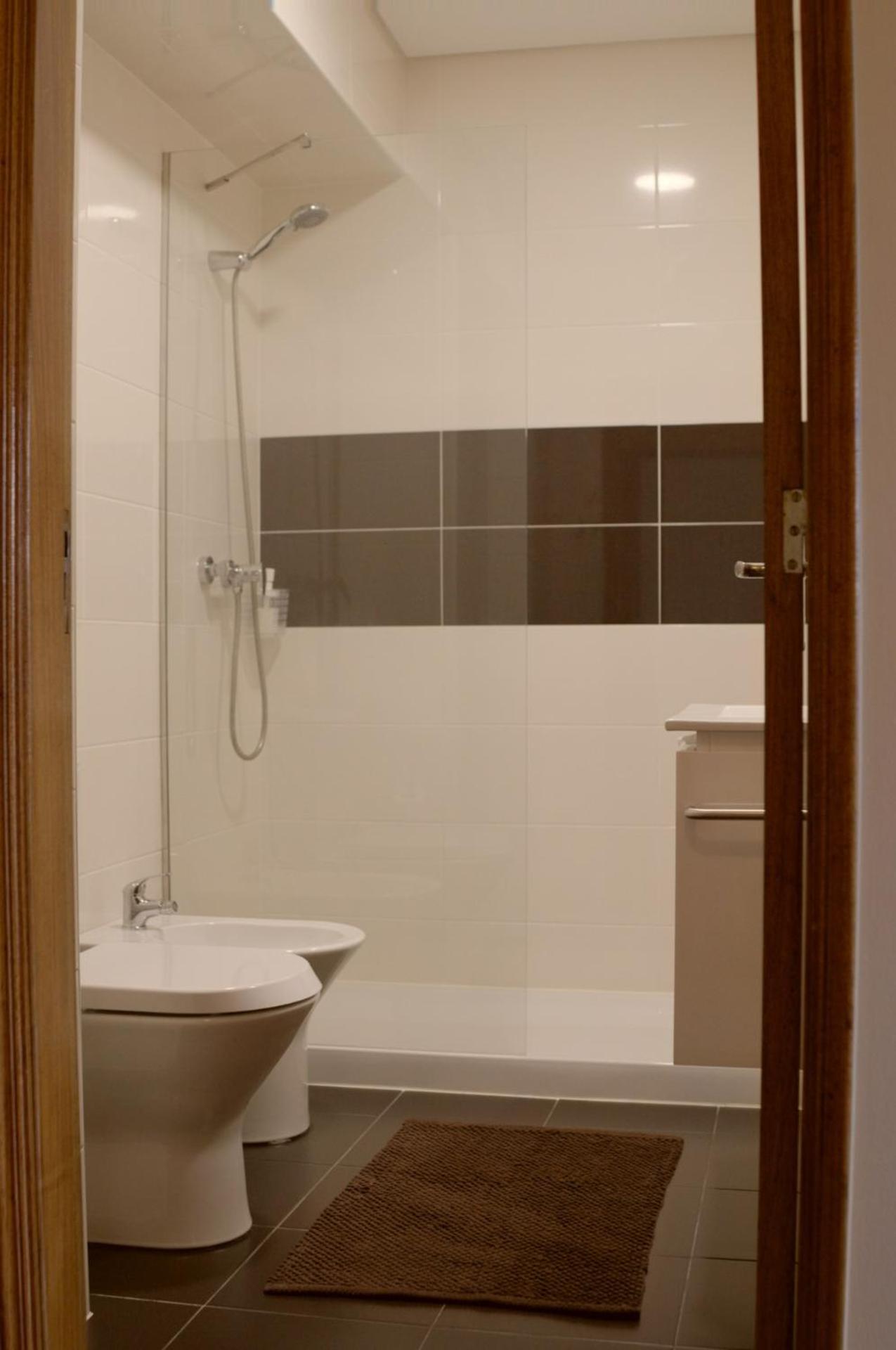 One-Bedroom Apartment - Photo 2
