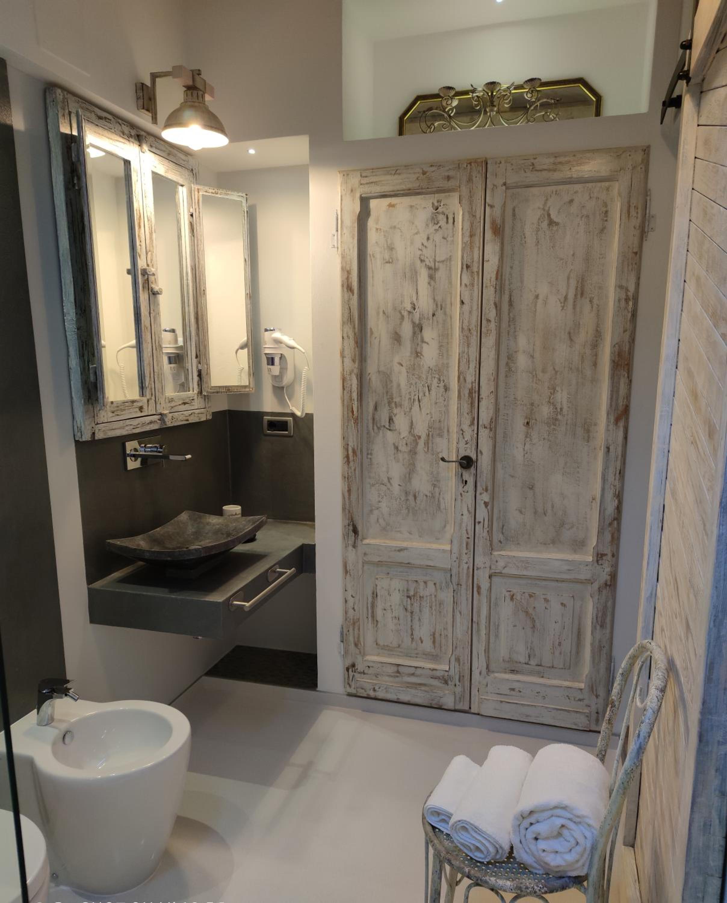 Double Room with Private Bathroom - Photo 3