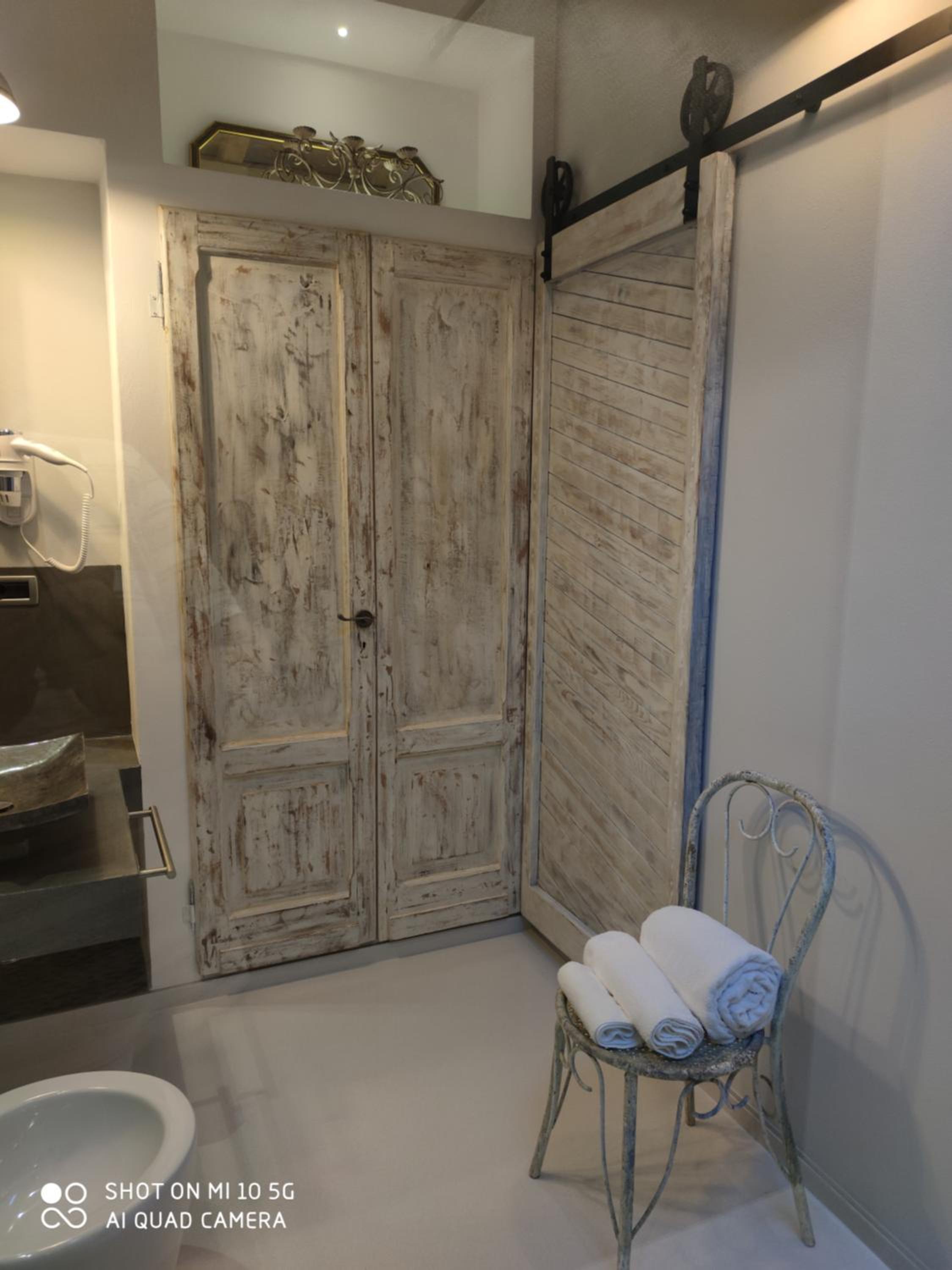 Double Room with Private Bathroom - Photo 5