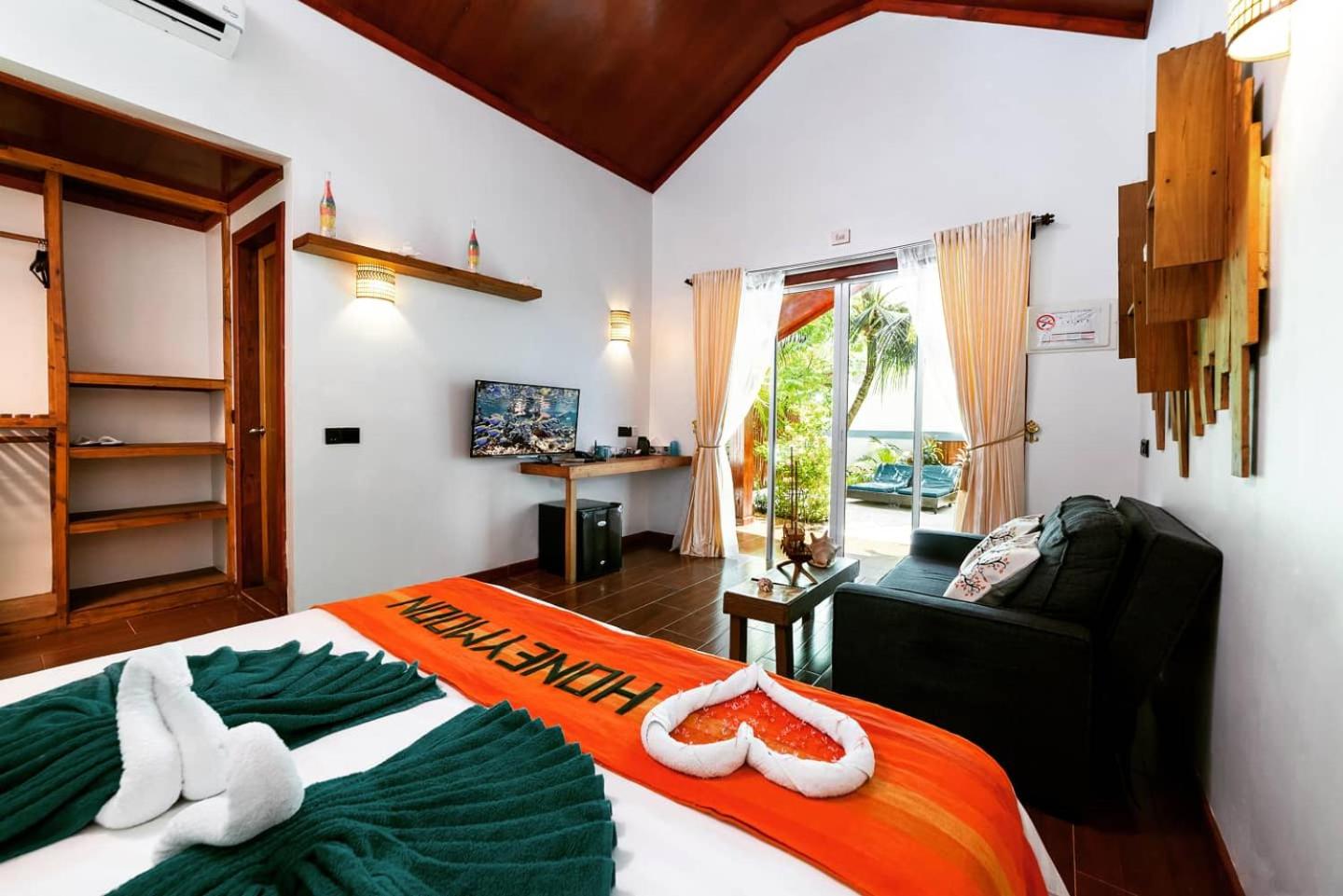 Deluxe Bungalow photo 1