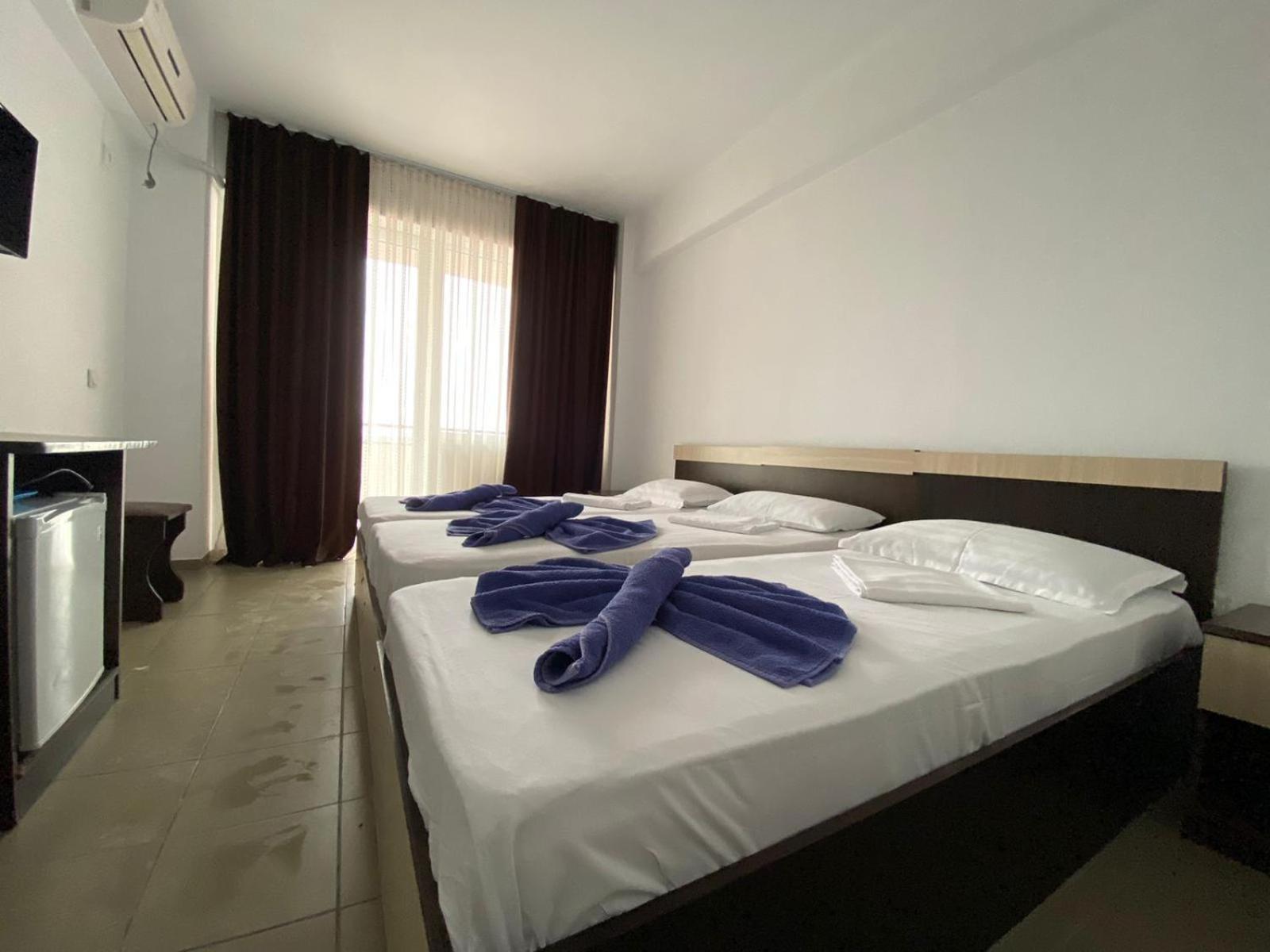 Triple Room with Private Bathroom - Photo 5