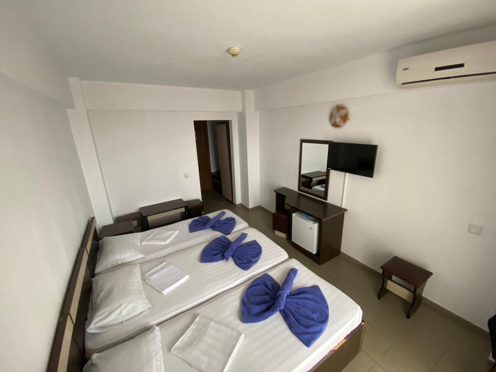 Triple Room with Private Bathroom - Photo 1