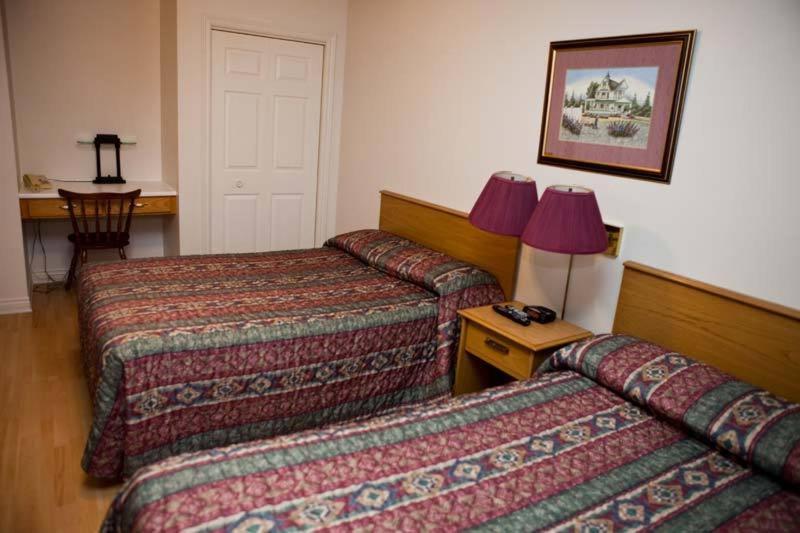 Double Room with Two Double Beds - Top Floor photo 3