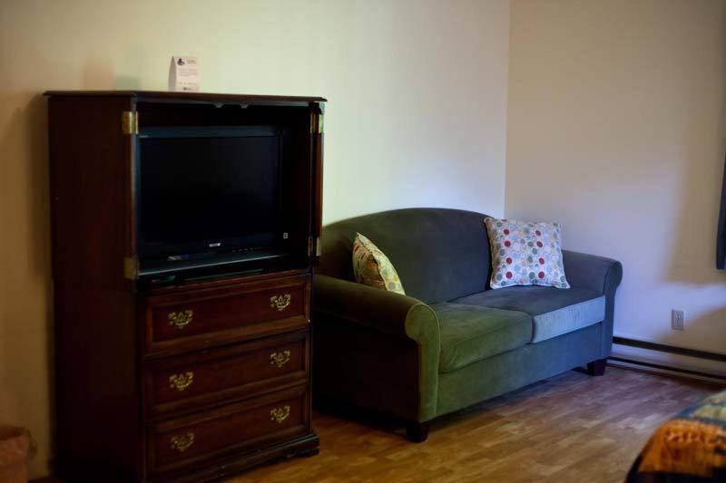Queen Room photo 2