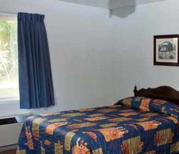 Queen Room photo 1