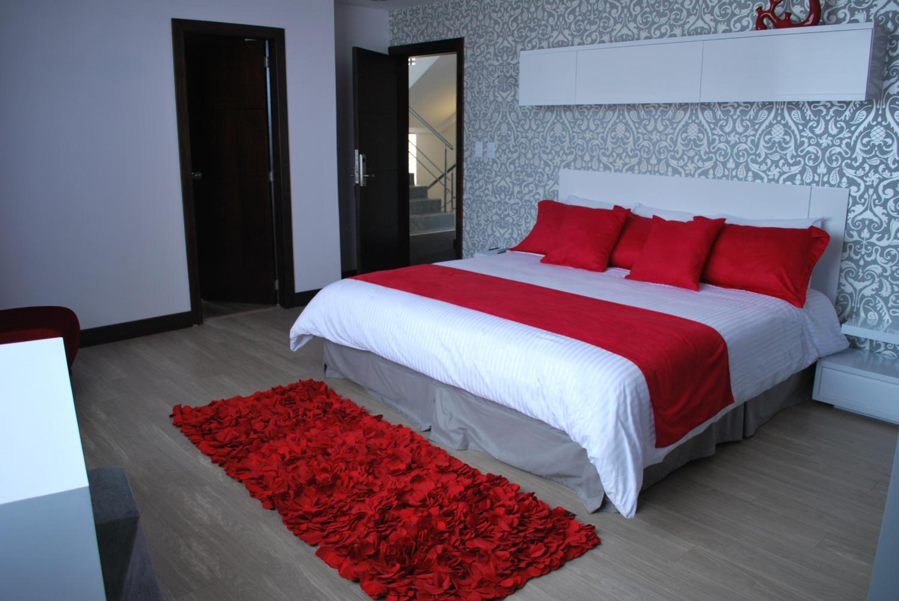 Deluxe Suite with Spa Bath photo 1