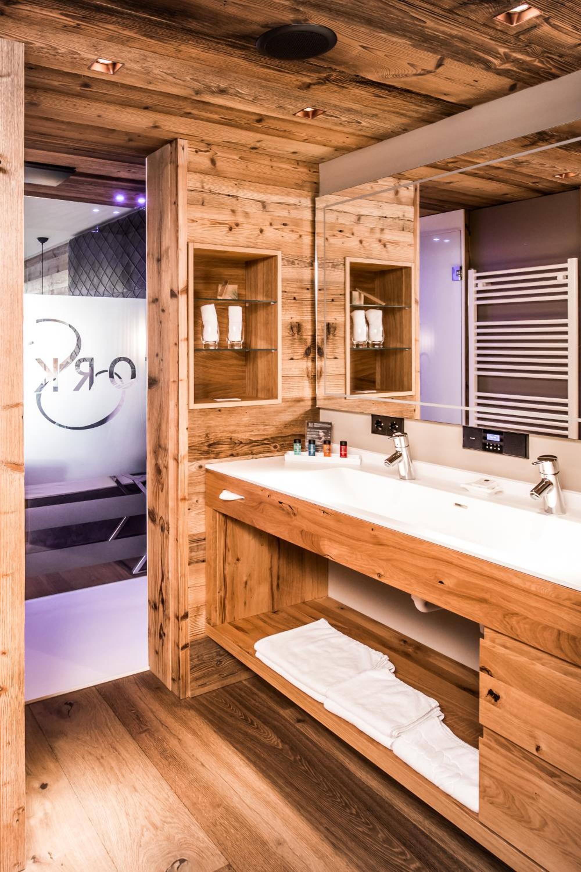 Deluxe Double Room with Spa Bath  - Photo 5
