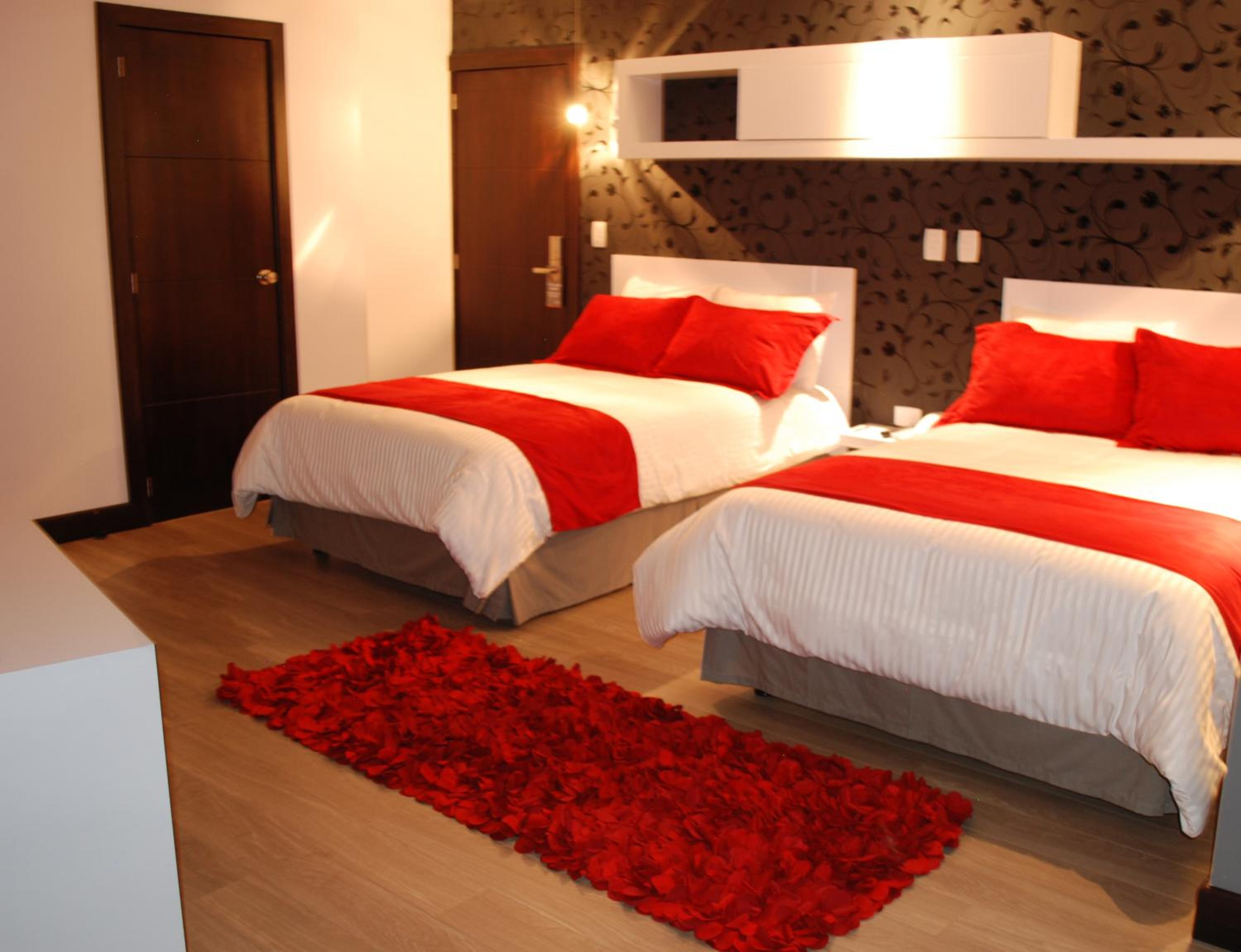 Deluxe Suite with Spa Bath photo 2
