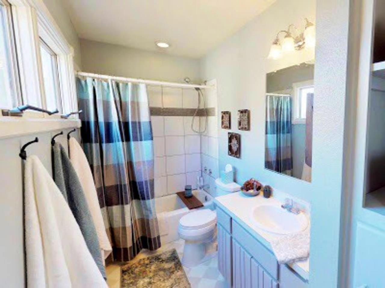 Two-Bedroom House photo 2