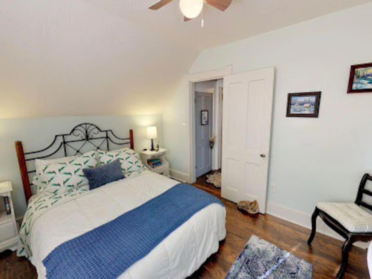 Two-Bedroom House photo 3