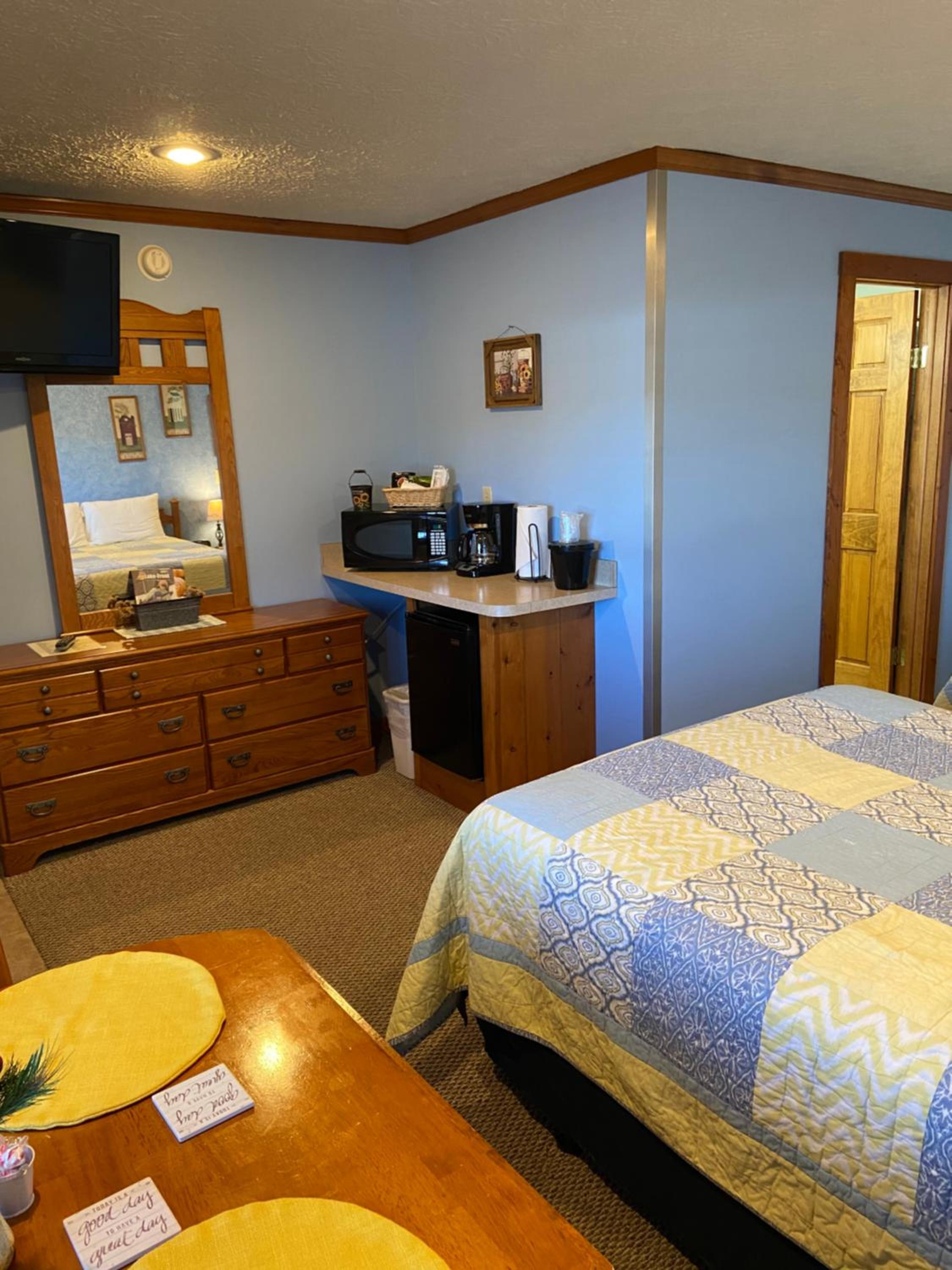 Standard Queen Room photo 2