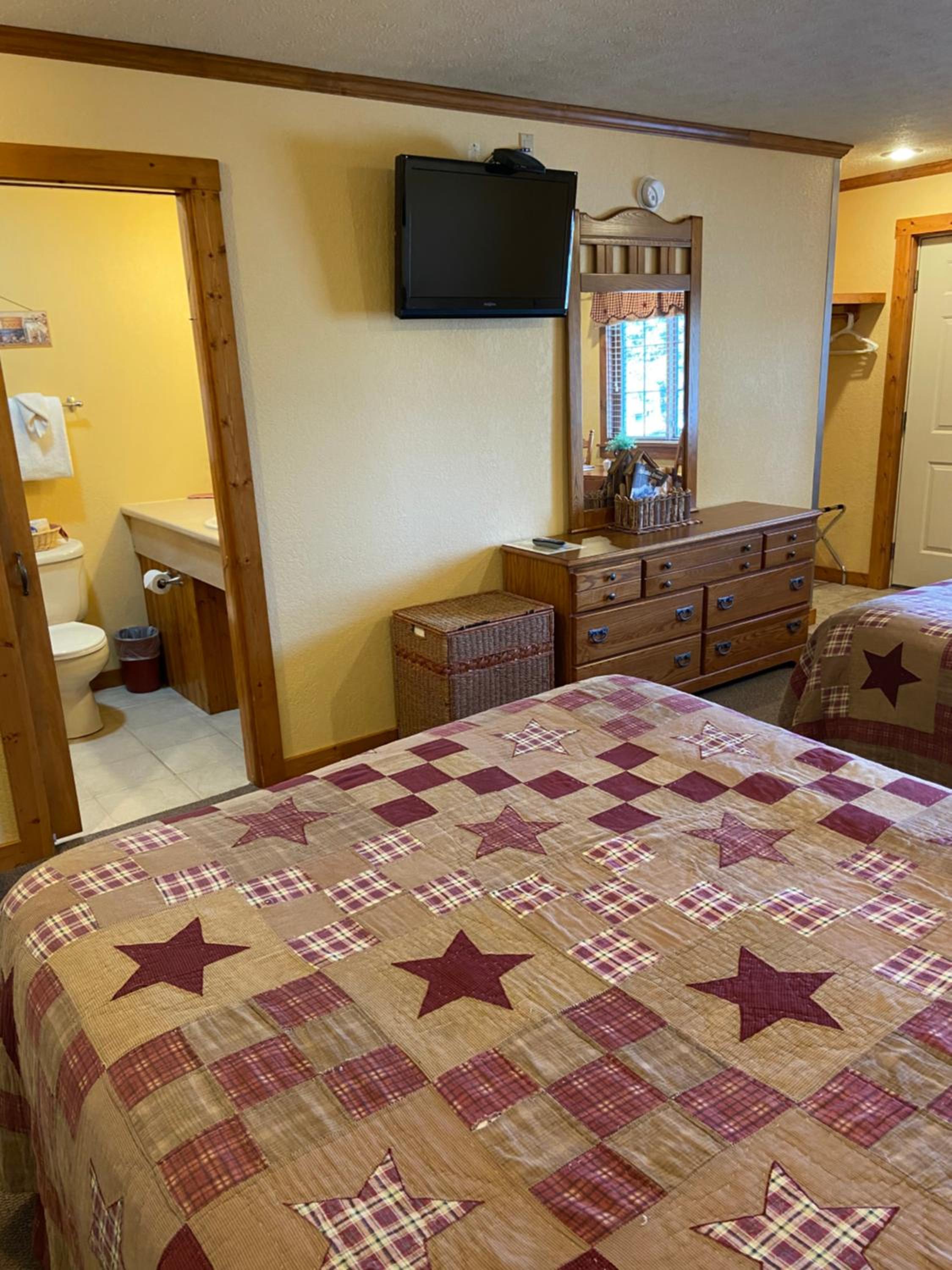 Standard Queen Room photo 2