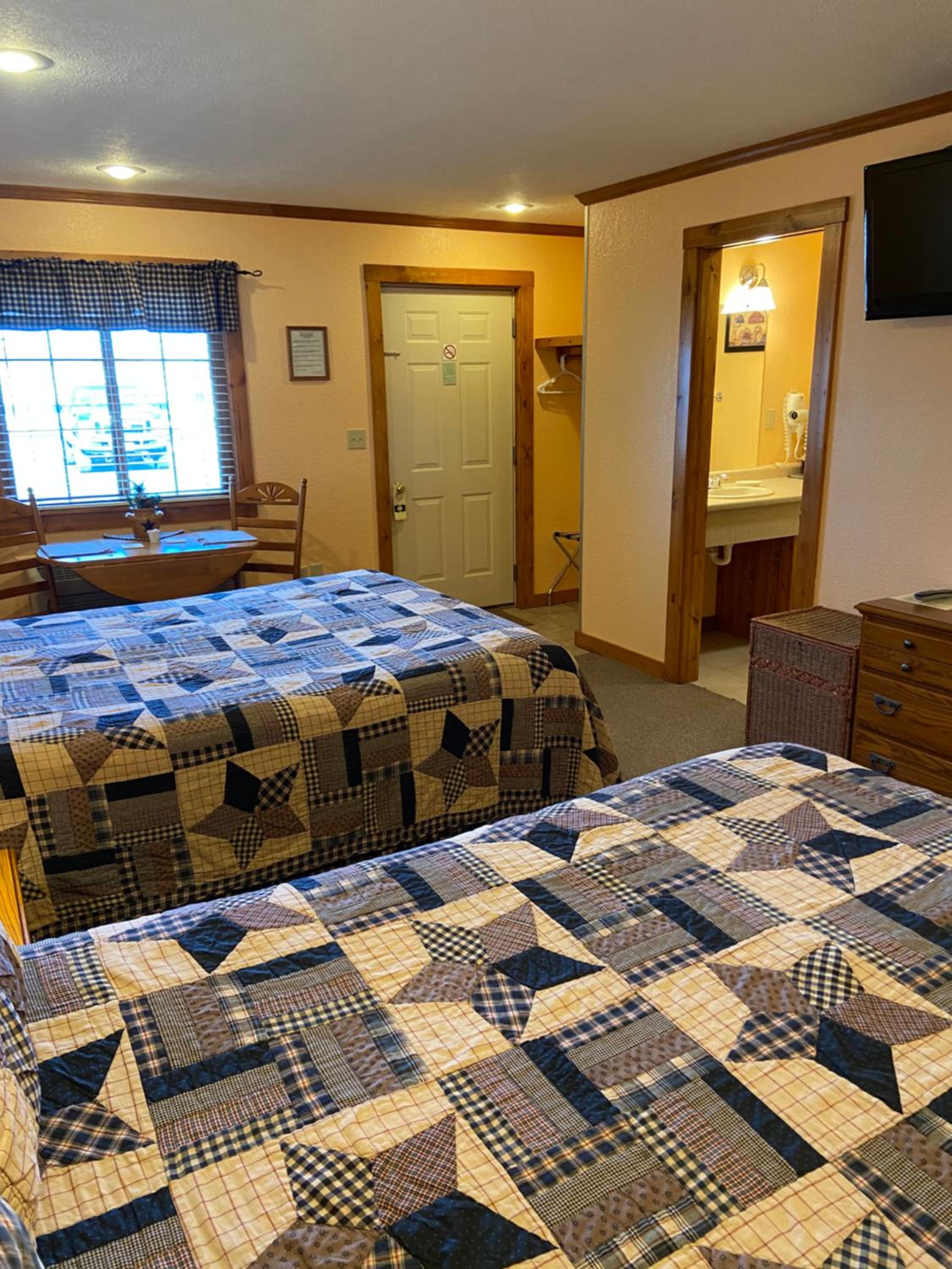 Standard Queen Room photo 3
