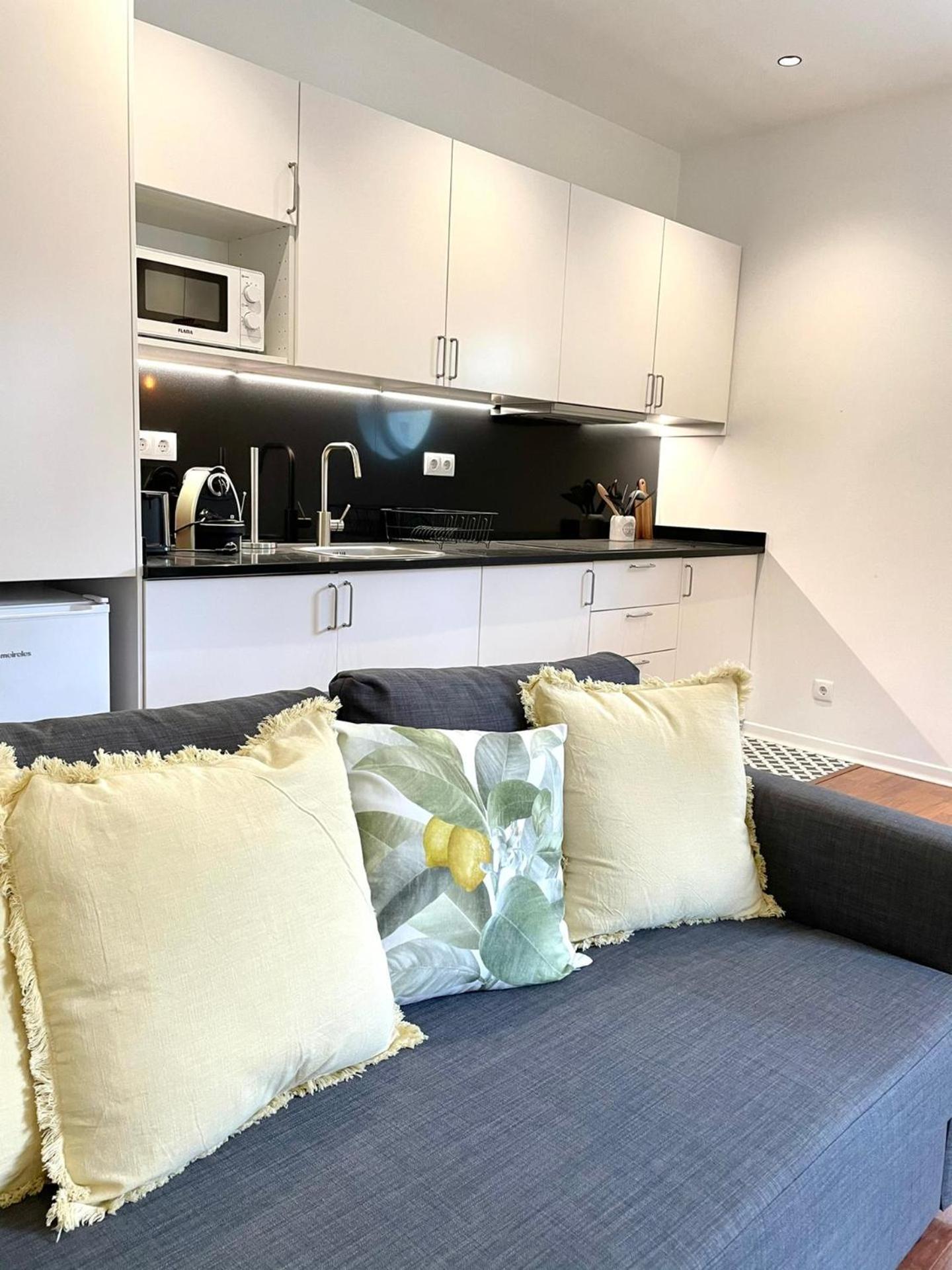 One-Bedroom Apartment - Photo 3