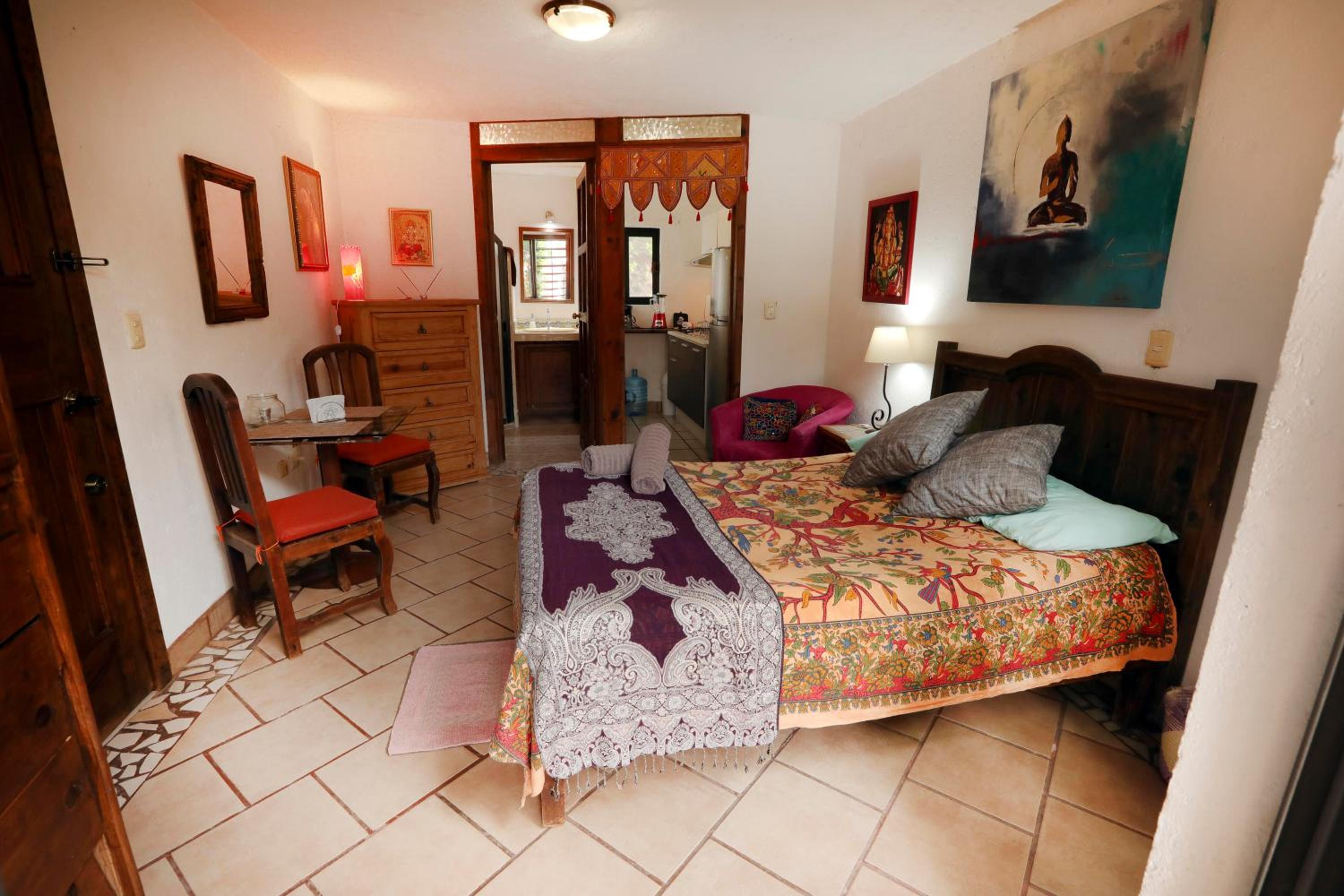 Apartment with Terrace - Photo 12