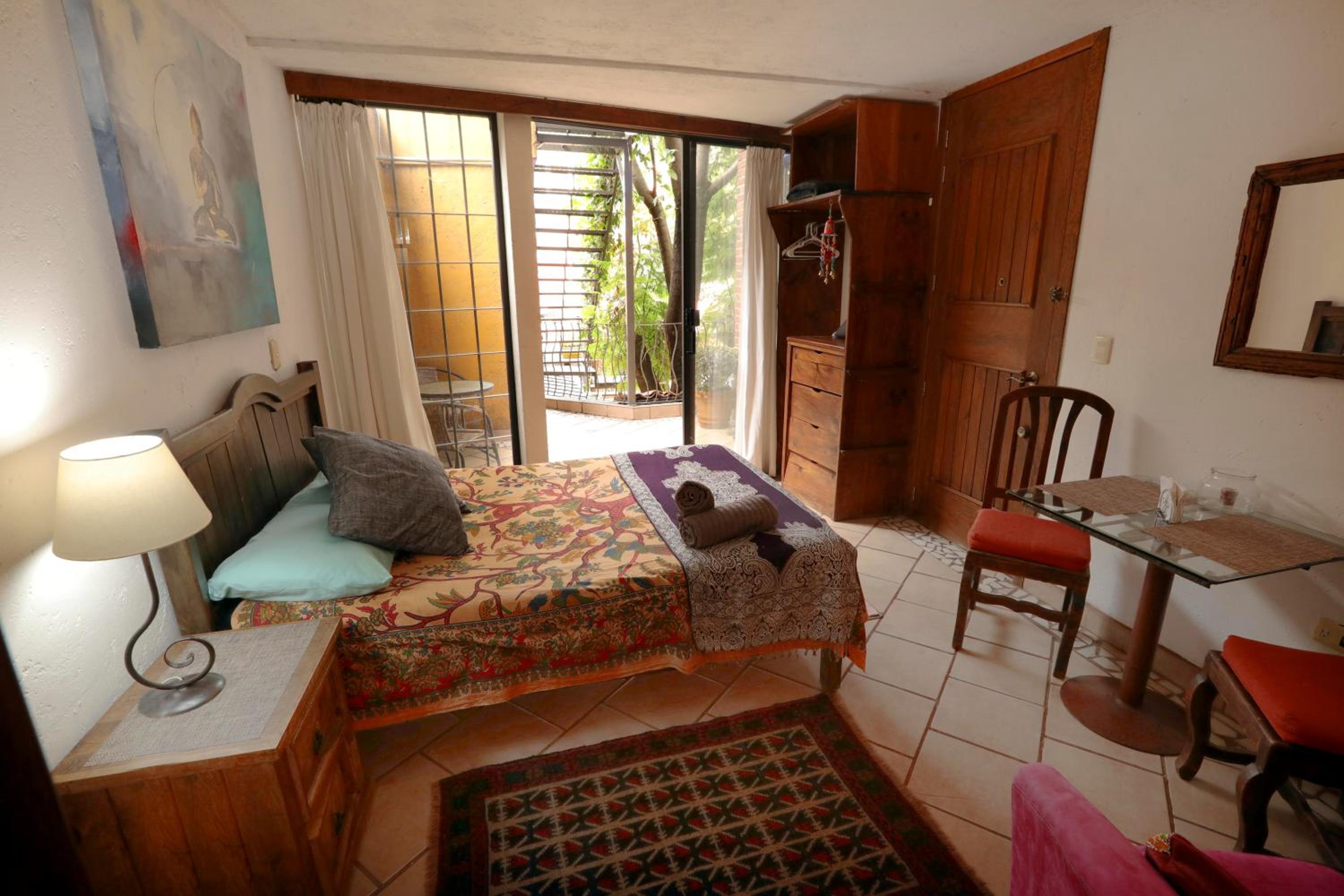Apartment with Terrace - Photo 7
