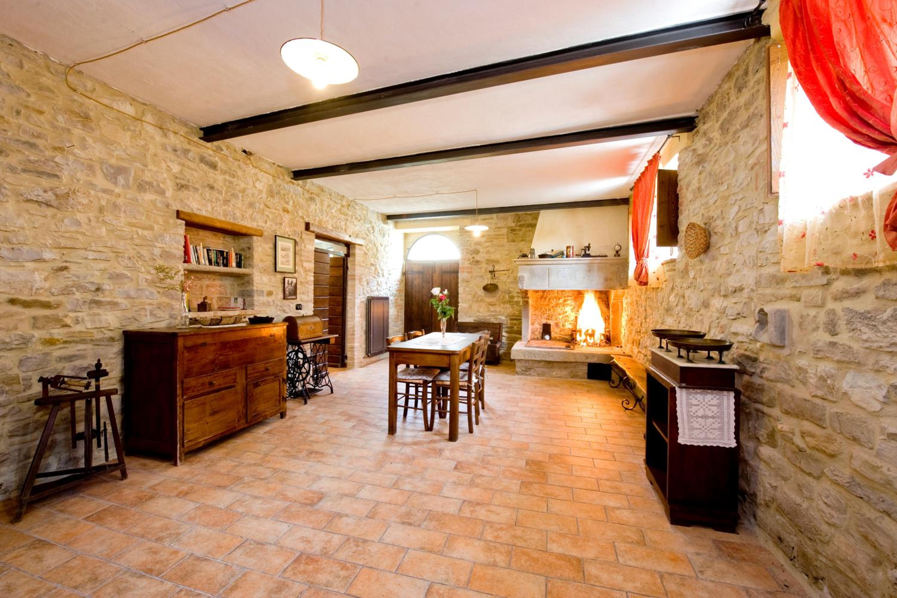 Two-Bedroom Apartment with Garden View - Photo 9