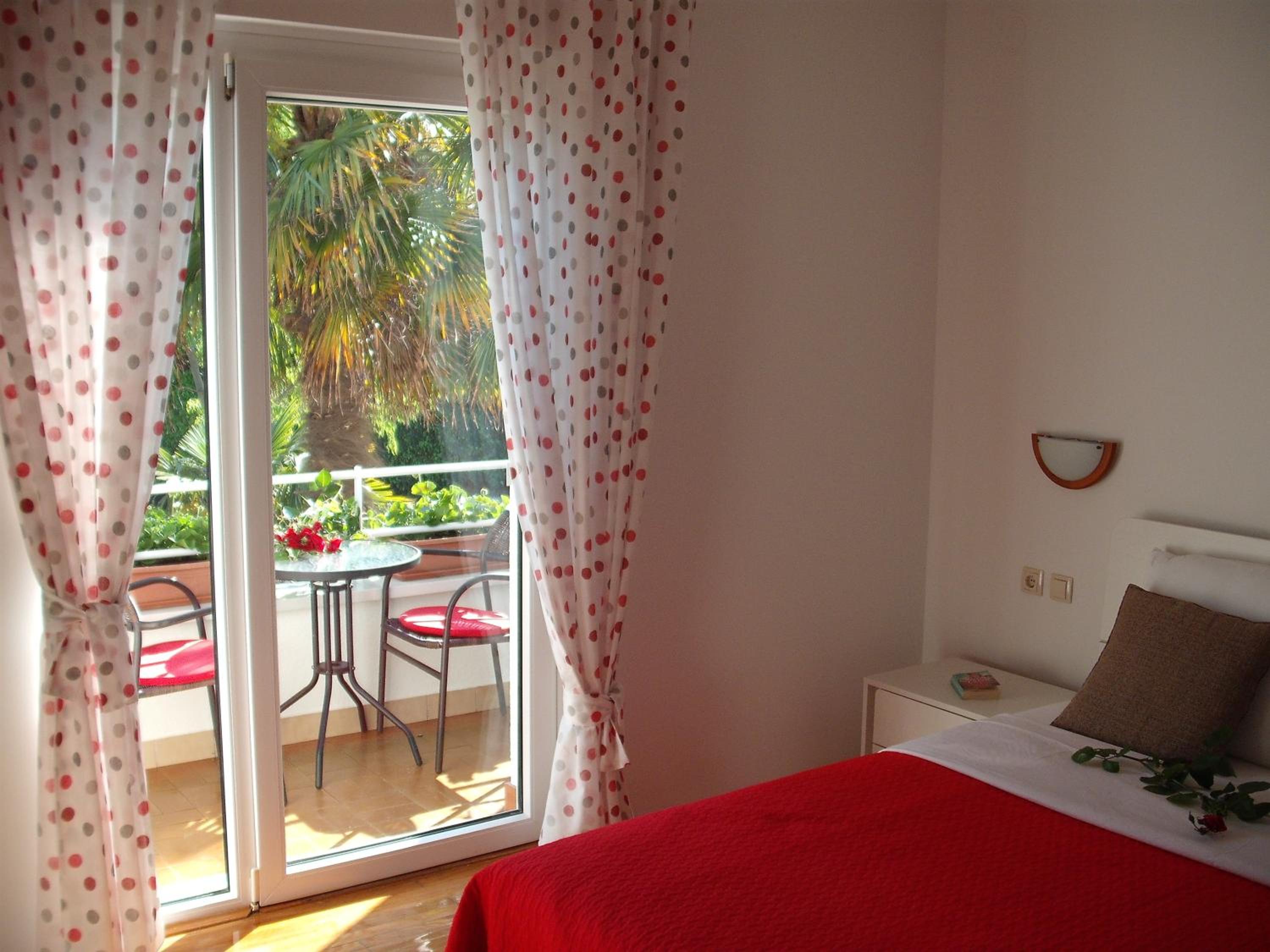 Studio with Balcony photo 1