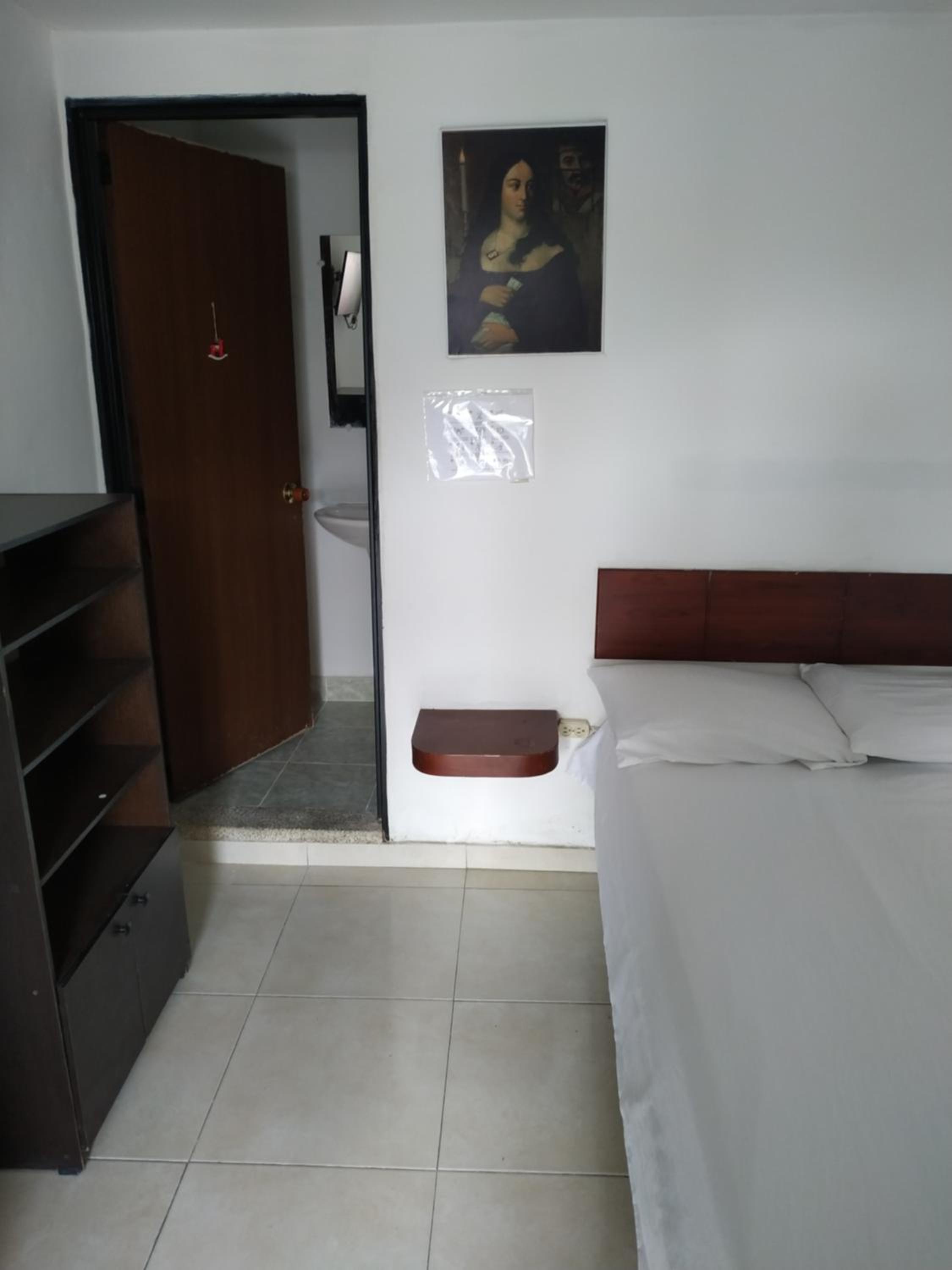 Double Room with Private Bathroom photo 2