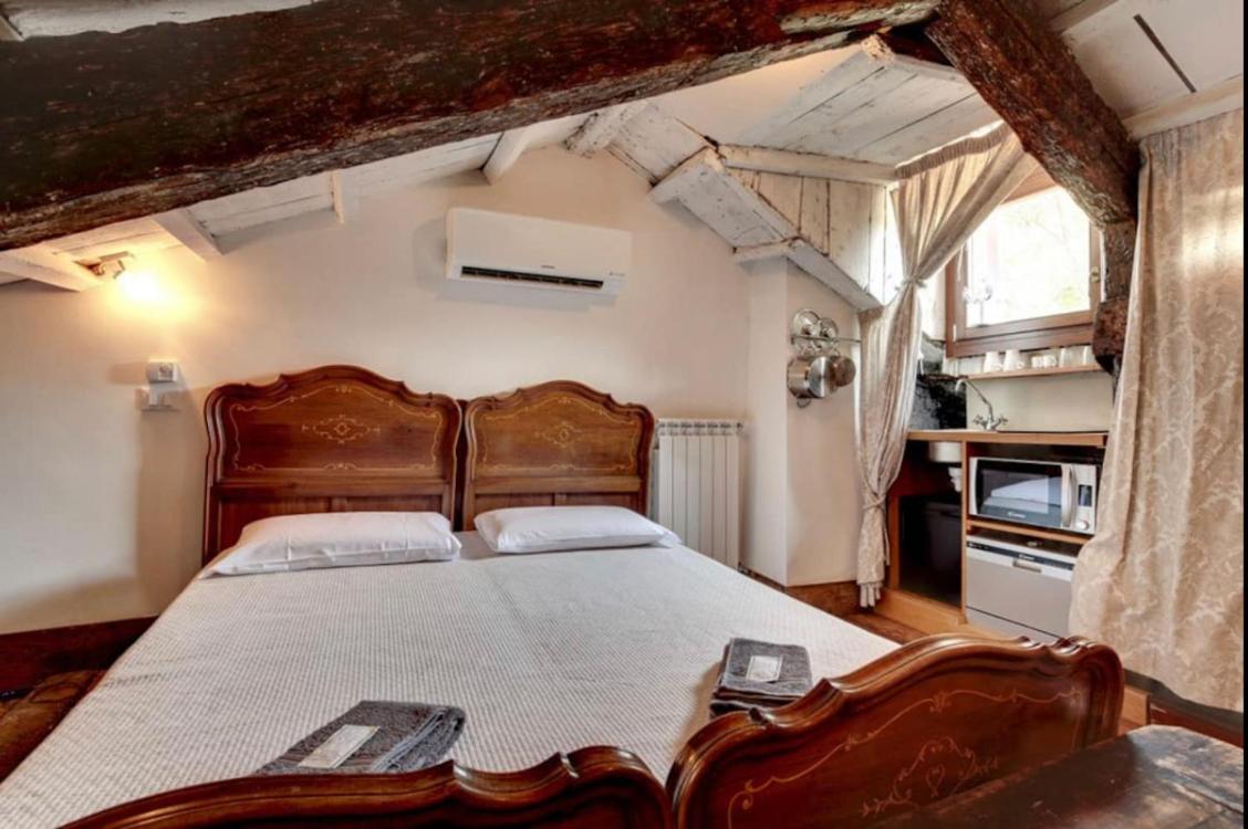 One-Bedroom Rooftop Apartment with Jacuzzi photo 1