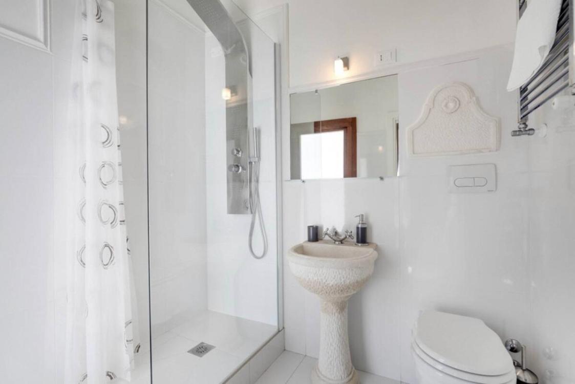 Two-Bedroom Apartment with Terrace photo 3