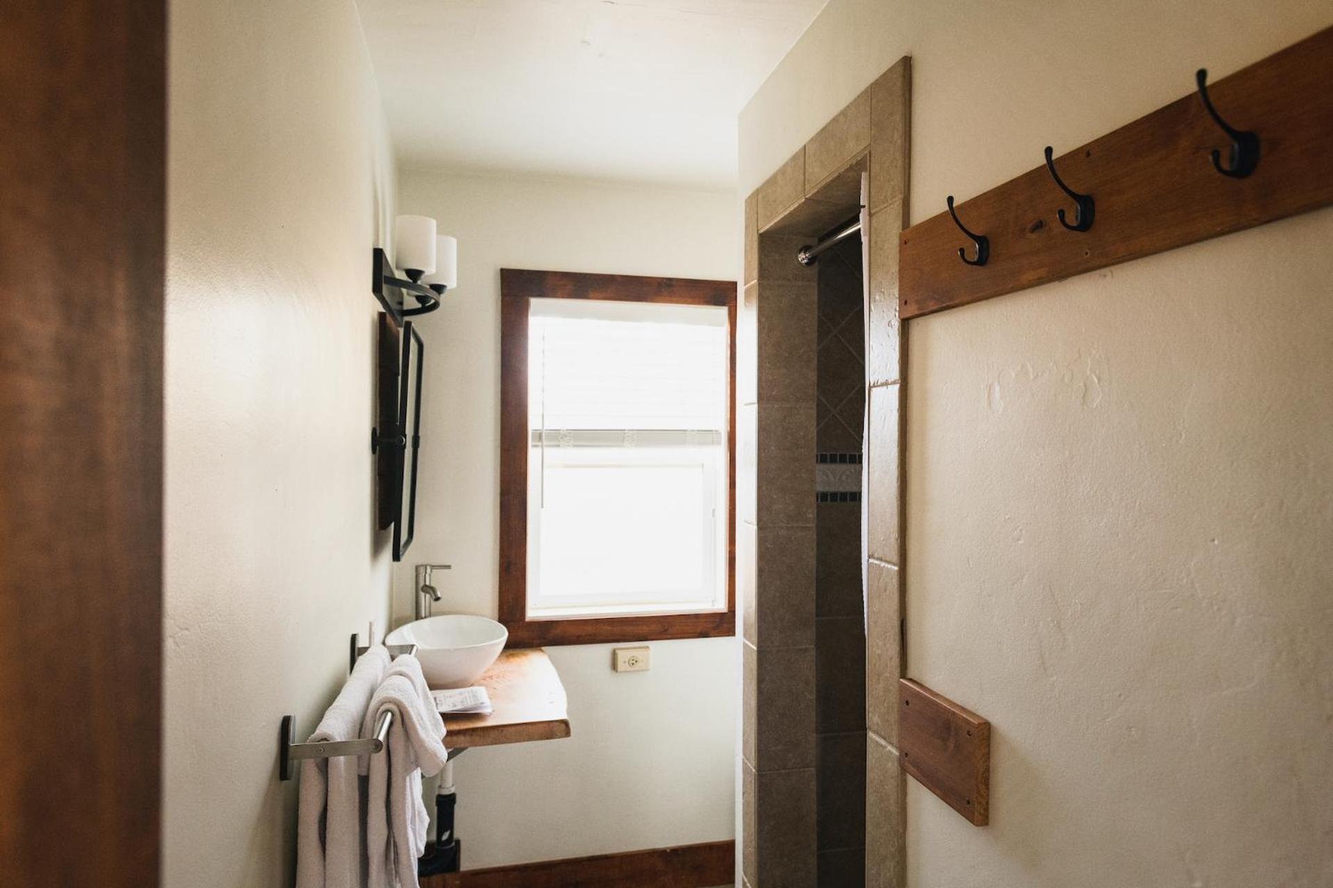 Deluxe King Suite photo 2