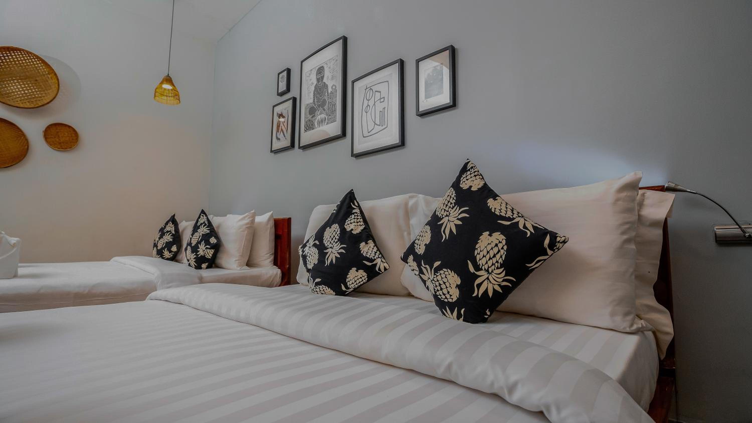 Deluxe Family Room - Photo 8
