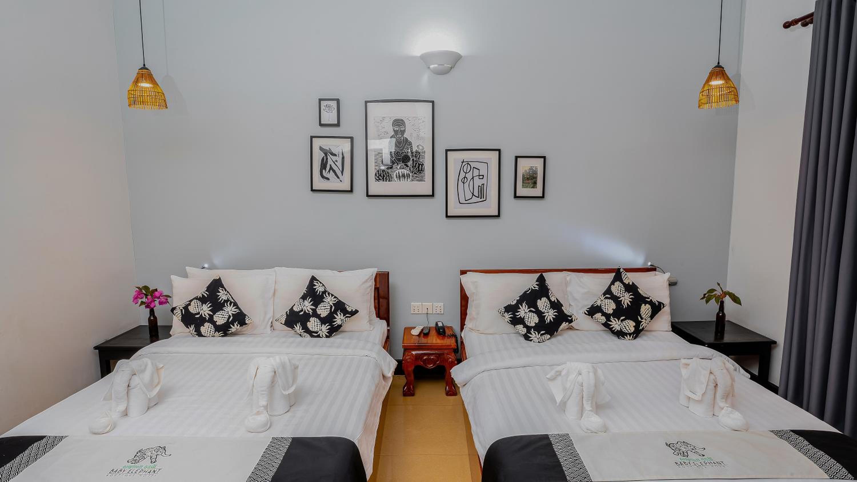 Deluxe Family Room - Photo 13
