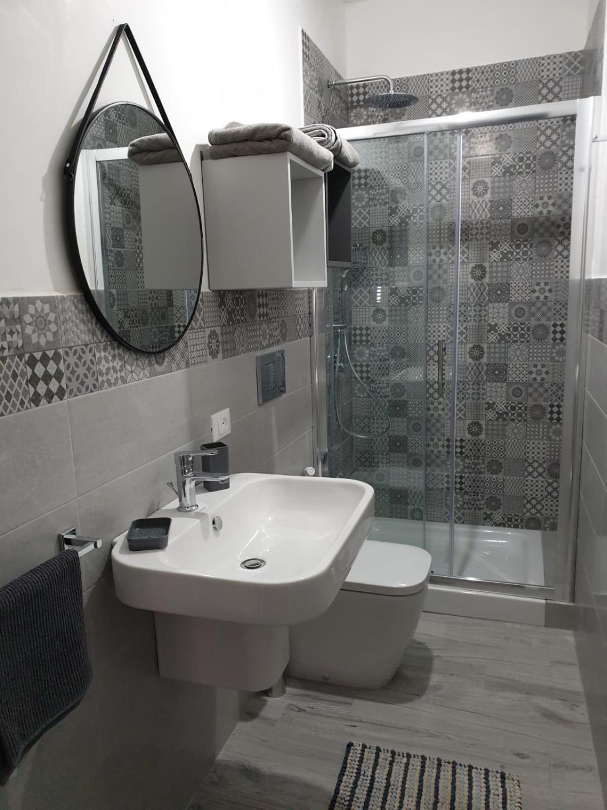 Apartment With Terrace - Photo 9