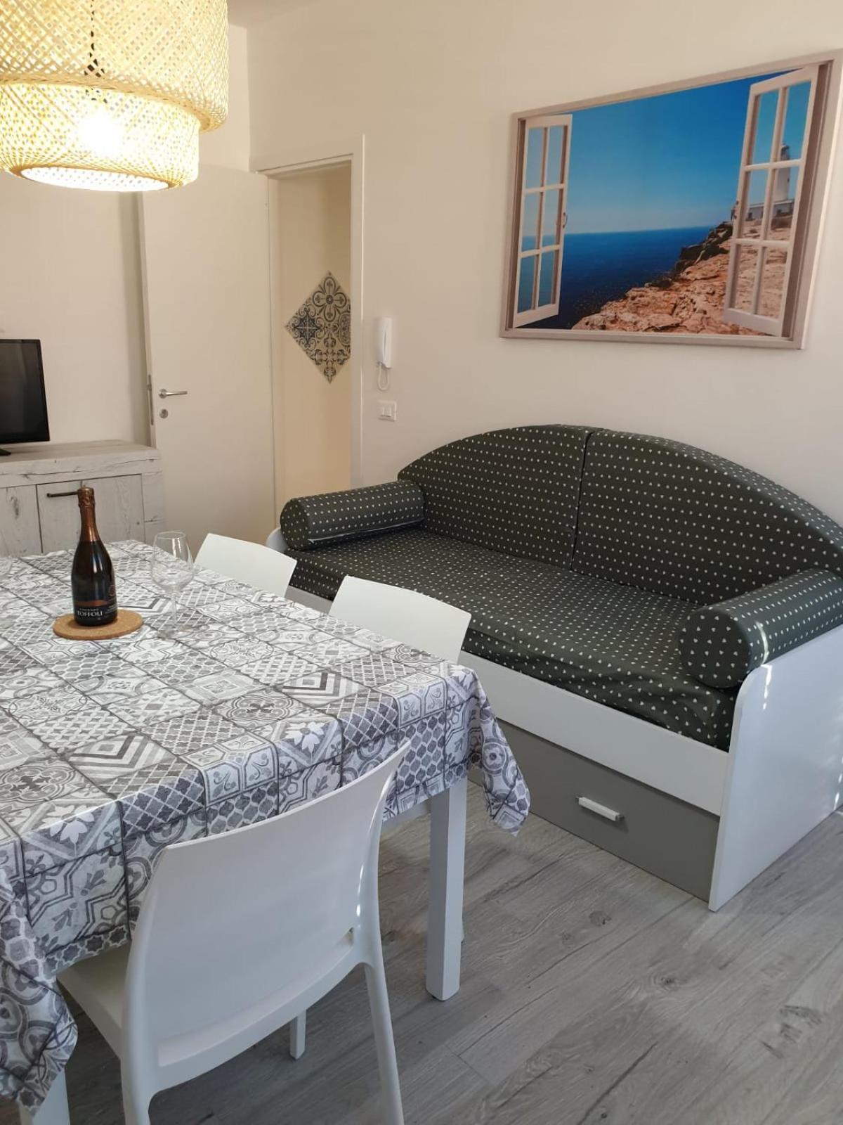 Apartment With Terrace - Photo 8